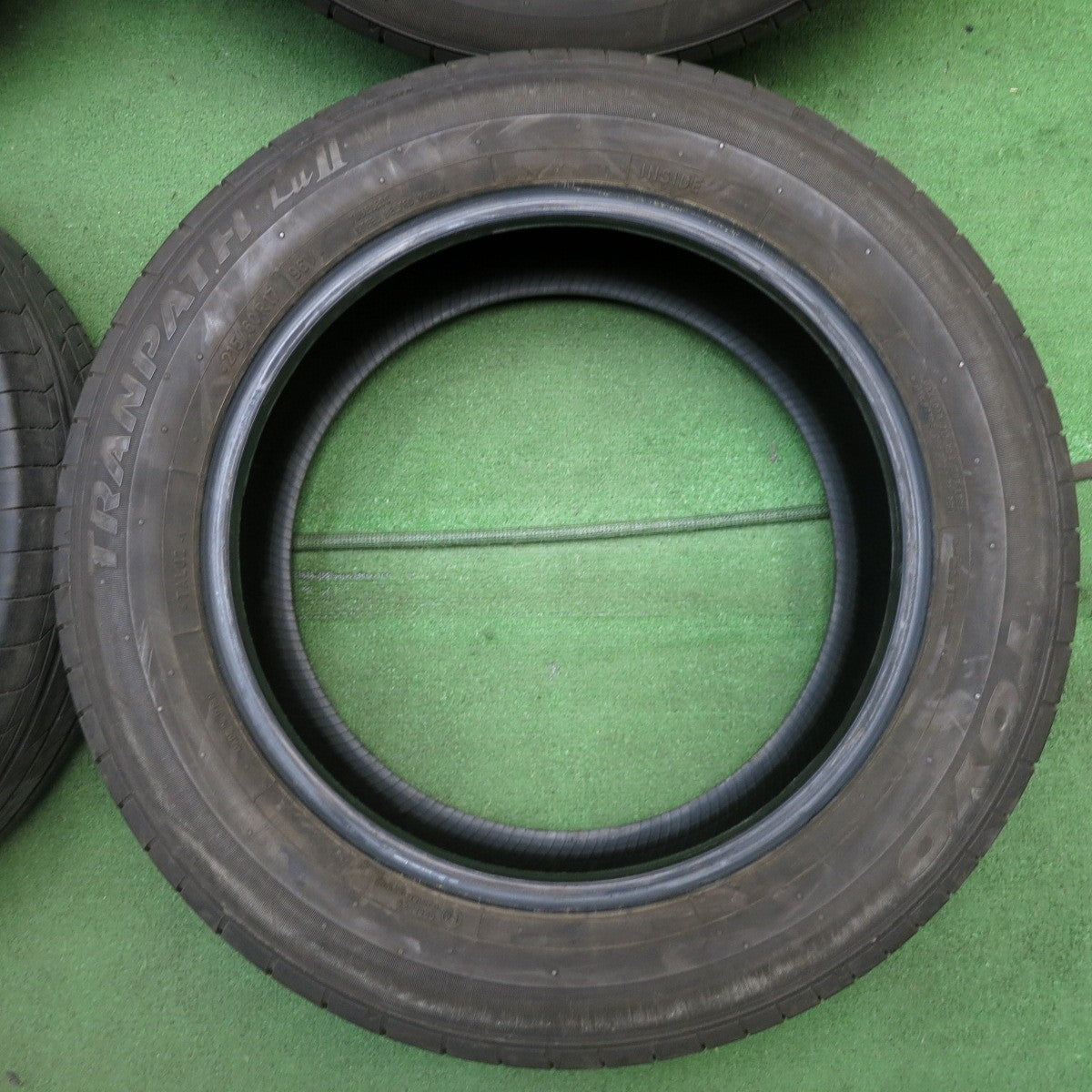 *送料無料* バリ溝！21年！9分★215/60R17 トーヨー トランパス LuⅡ タイヤ 17インチ アルファード ヴェルファイア 等★4022203KKノタ