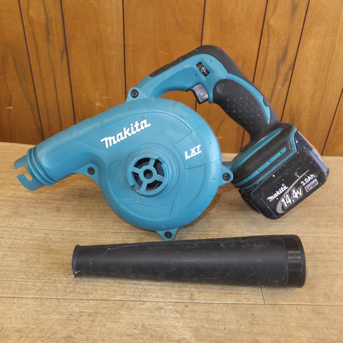 [送料無料]★マキタ makita 充電式ブロワ UB142D　バッテリ BL1430　セット★