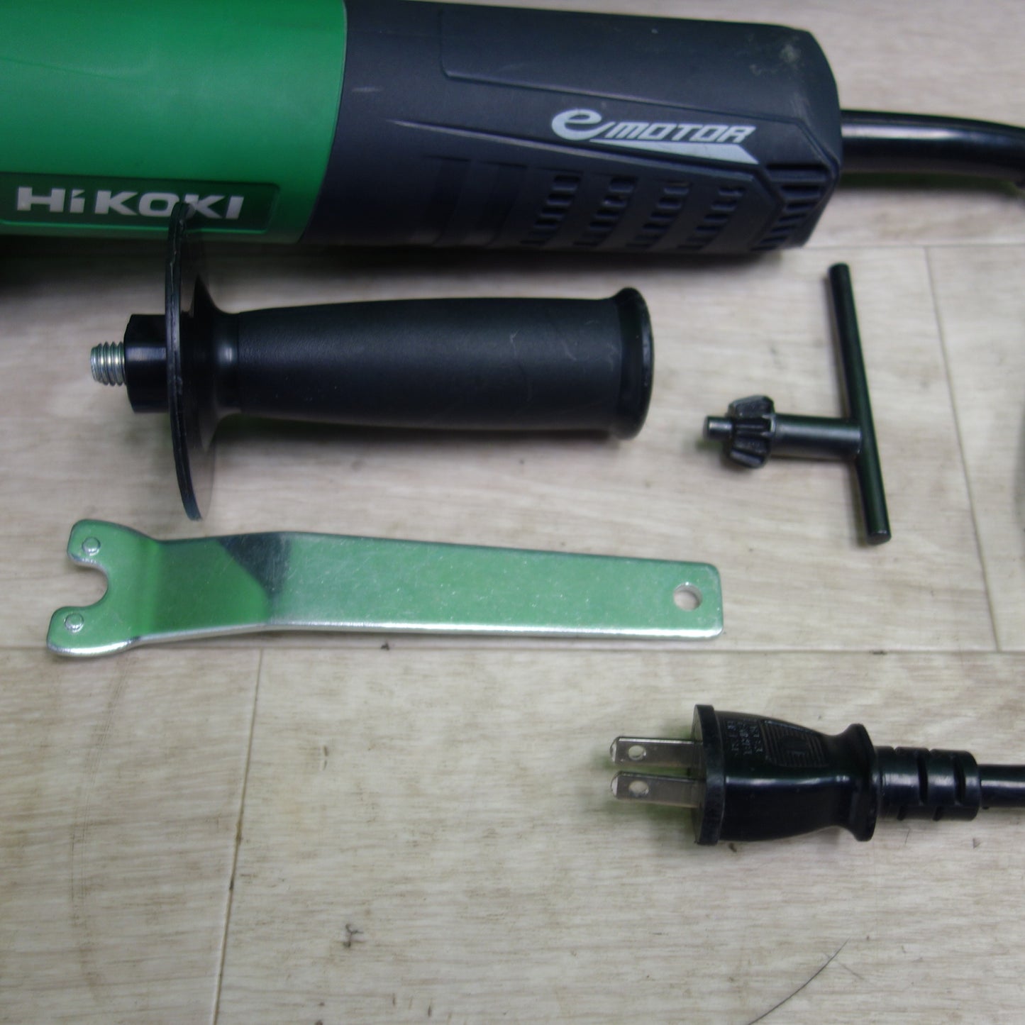 [送料無料] キレイ☆HiKOKI ハイコーキ 100mm 電子 ディスクグラインダ G10BYE 電動 工具 100V☆