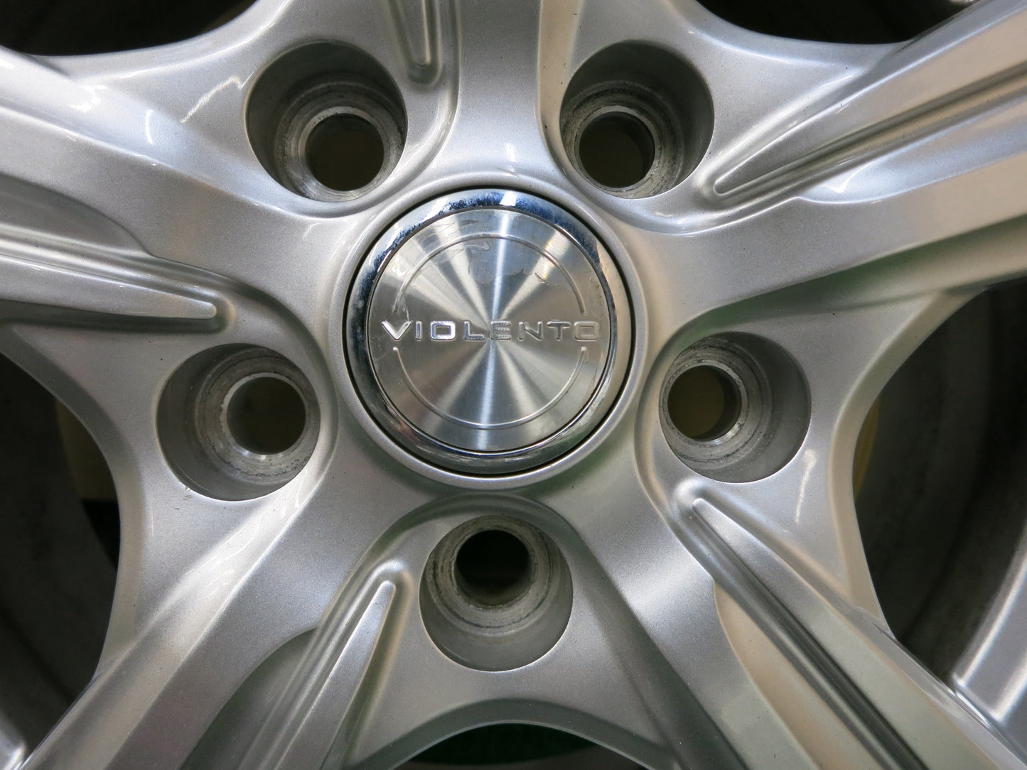 [送料無料]バリ溝！19年！綺麗！9.5分★スタッドレス 195/65R15 ダンロップ ウインターマックス WM02 VIOLENTO ヴィオレント 15インチ PCD114.3/5H★2092102ヒス