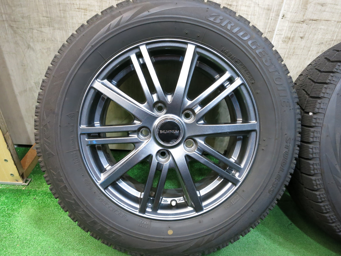[送料無料]バリ溝！20年！キレイ！9分★スタッドレス 195/65R15 ブリヂストン ブリザック VRX BALMINUM バルミナ 15インチ PCD114.3/5H★2112802Hス