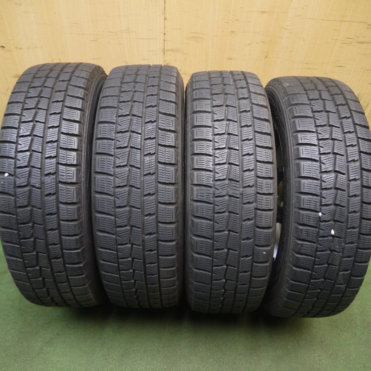 *送料無料*バリ溝！キレイ！9.5分★スタッドレス 175/65R15 ダンロップ ウインターマックス WM01 SCHNEIDER シュナイダー 15インチ PCD100/4H★4013003Hス