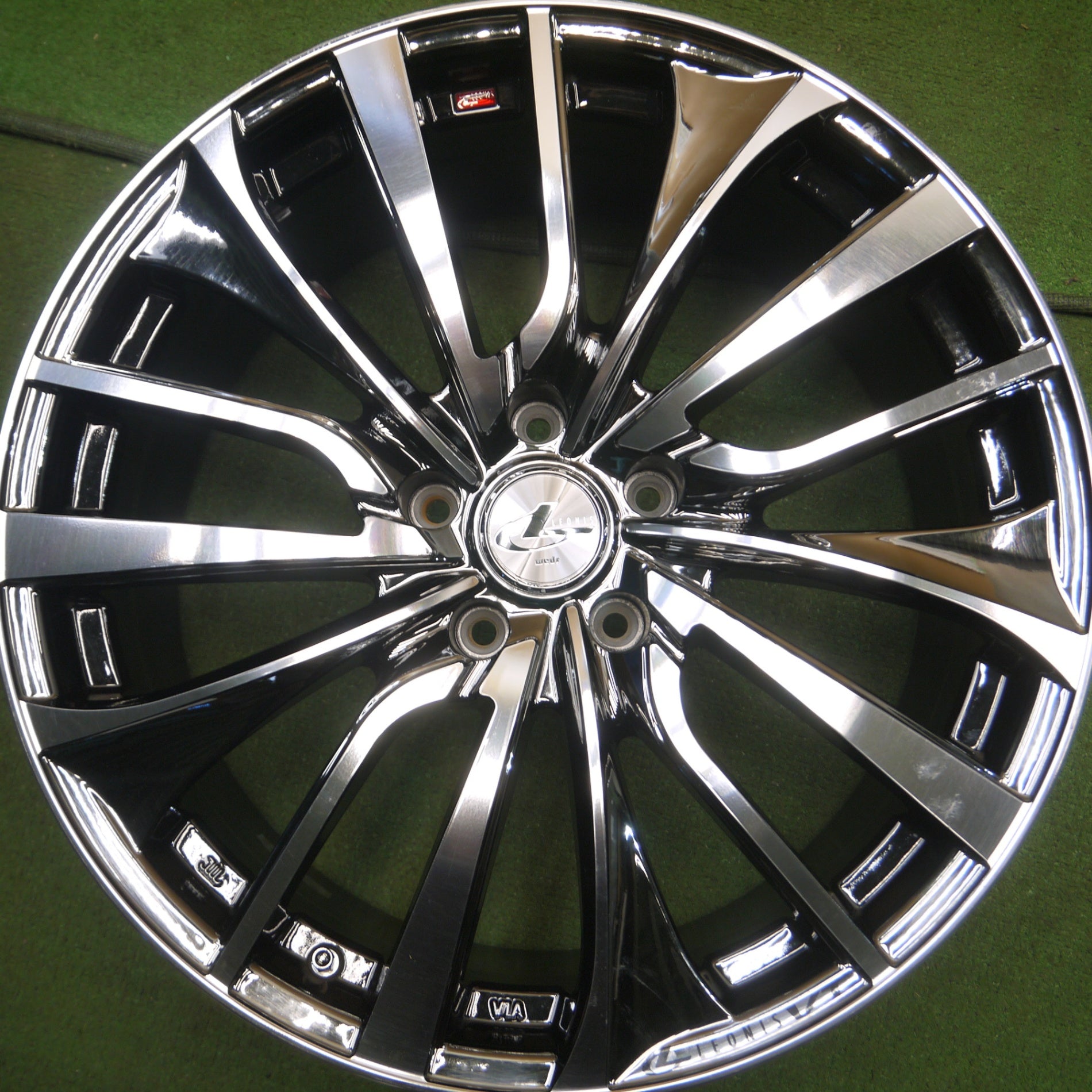 送料無料* キレイ☆LEONIS VT weds レオニス ホイール 19インチ 19×8J