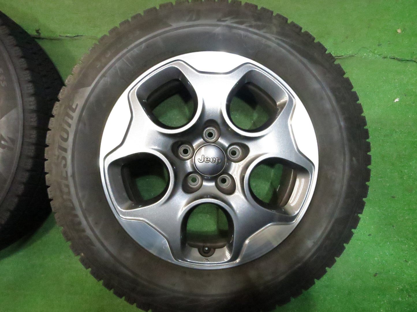 [送料無料]4本価格★EEP ジープ レネゲード 純正 215/65R16 スタッドレス ブリヂストン ブリザック VRX2 16インチ PCD110/5H★3021704Hス