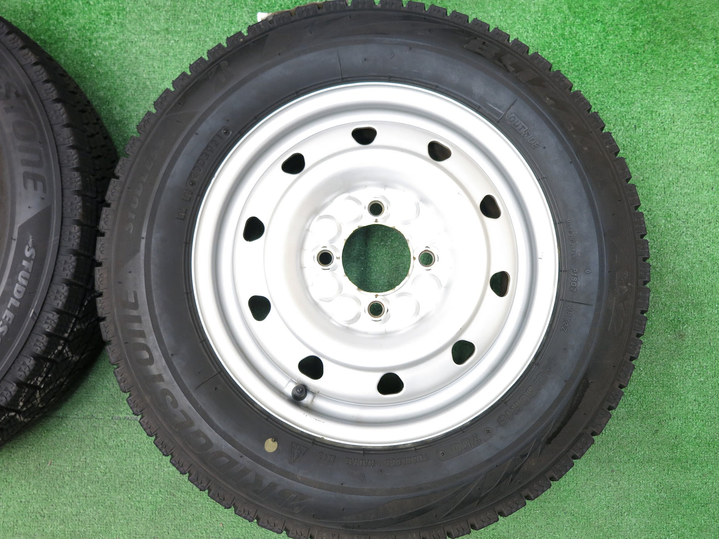 [送料無料]バリ溝！21年！9.5分★スタッドレス 145/80R13 ブリヂストン ブリザック VRX2 スチール ホイール 13インチ PCD100/4H★2121705ヒス