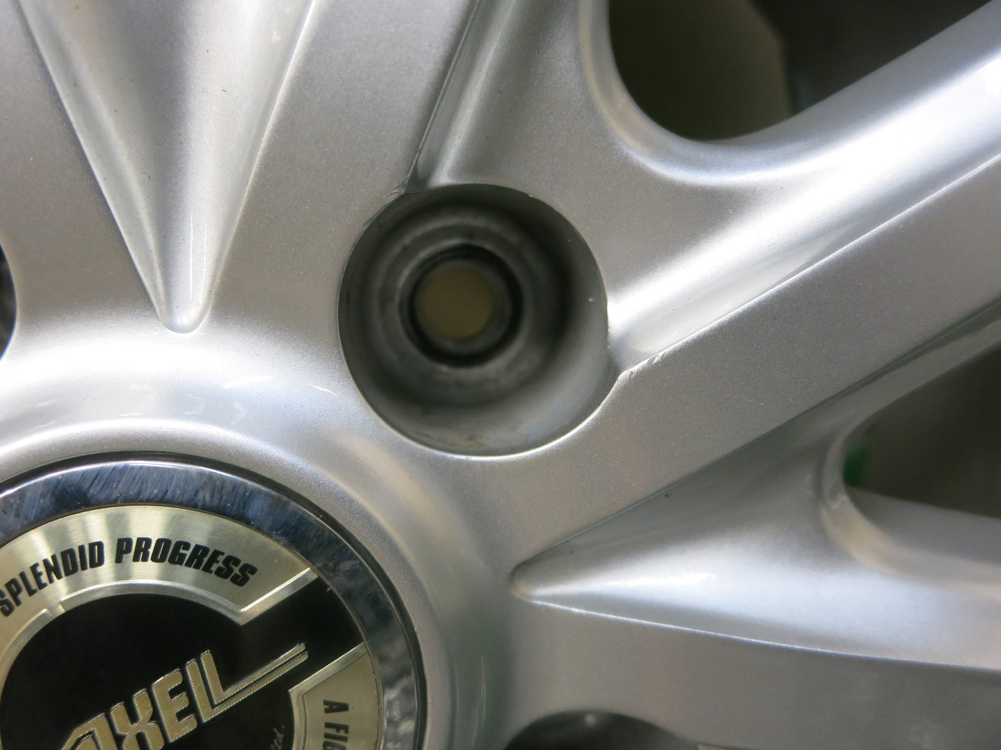 [送料無料]バリ溝！ほぼ10分★スタッドレス 225/65R17 ダンロップ ウインターマックス SJ8 AXEL アクセル 17インチ PCD114.3/5H★2110205ヒス