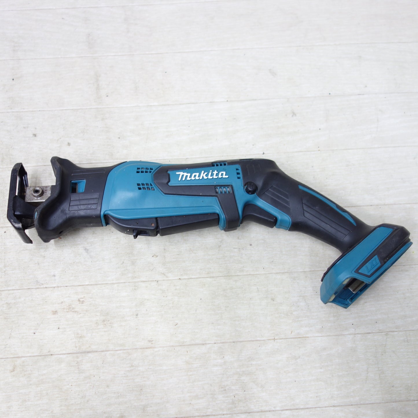 [送料無料] ◆makita マキタ 充電式レシプロソー JR184D 18V 電動工具 切断機 本体のみ◆