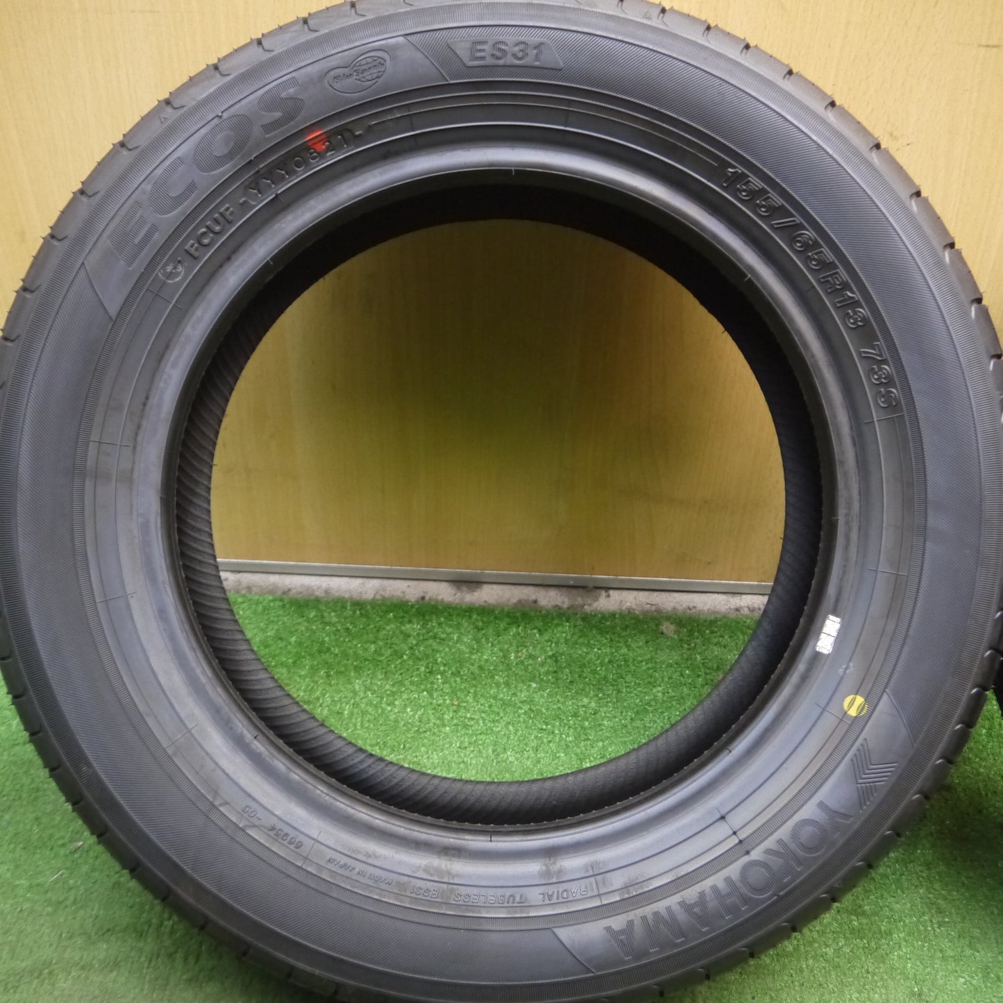 *送料無料*未使用！21年★155/65R13 ヨコハマ エコス ES31 タイヤ 13インチ ワゴンR ライフ ゼスト 等★3111701Hノタ