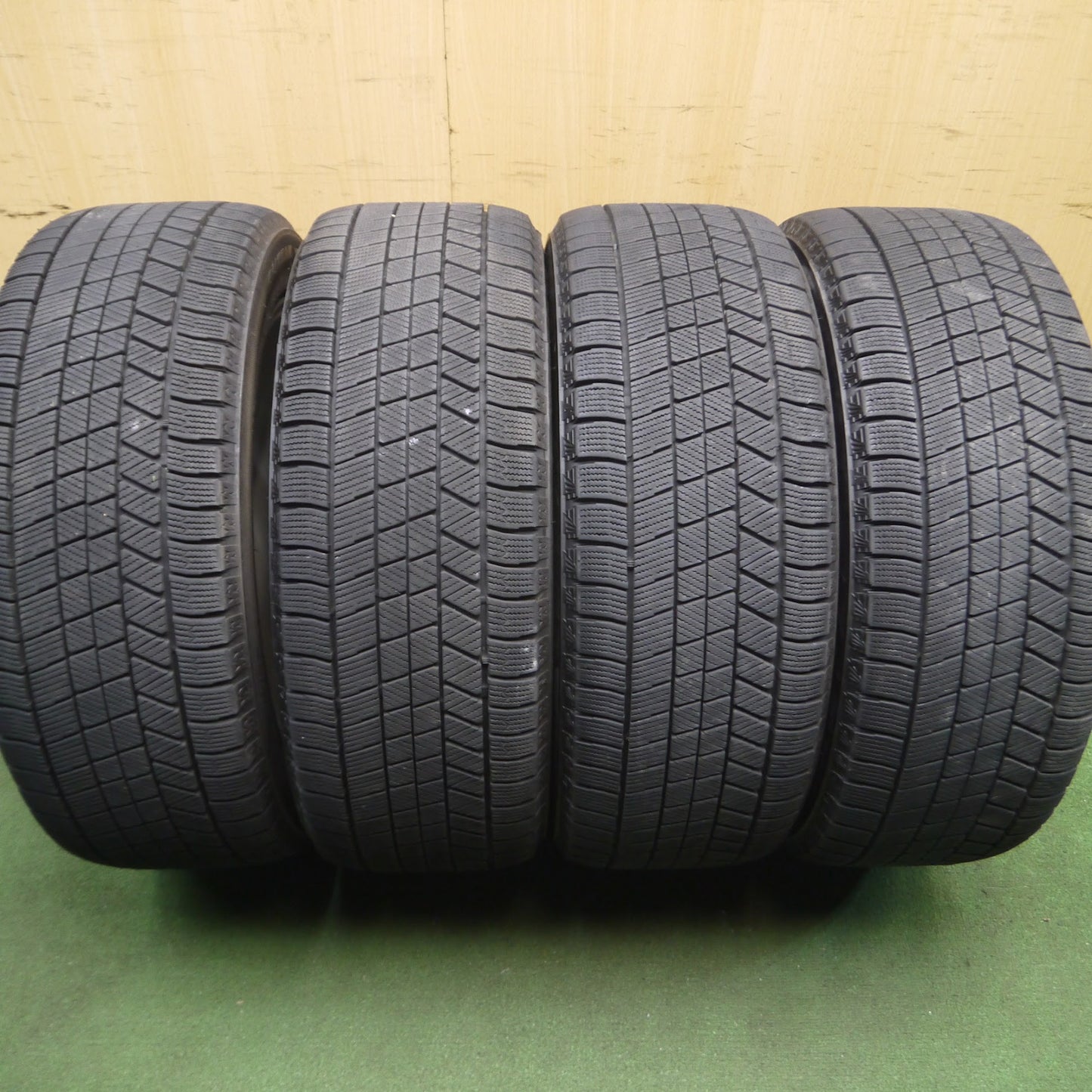 [送料無料]バリ溝！21年！キレイ！9分★スタッドレス 225/50R17 ブリヂストン ブリザック VRX3 ravrion selzer ラブリオン 17インチ PCD114.3/5H★3102506Hス