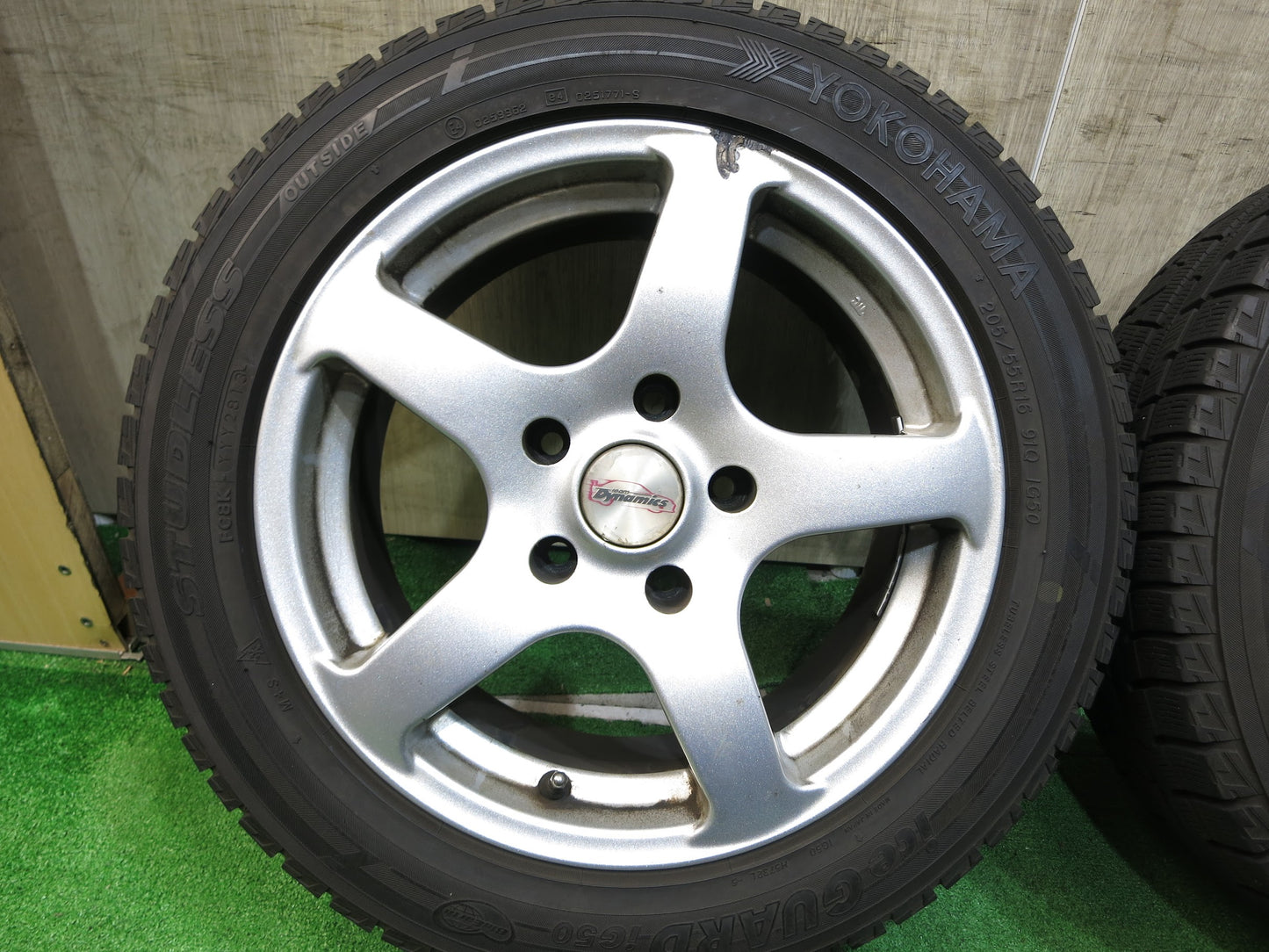 [送料無料]バリ溝！8.5分★BMW 等 205/55R16 スタッドレス ヨコハマ アイスガード iG50 team Dynamics チームダイナミクス 16インチ PCD120/5H★2091413Hス