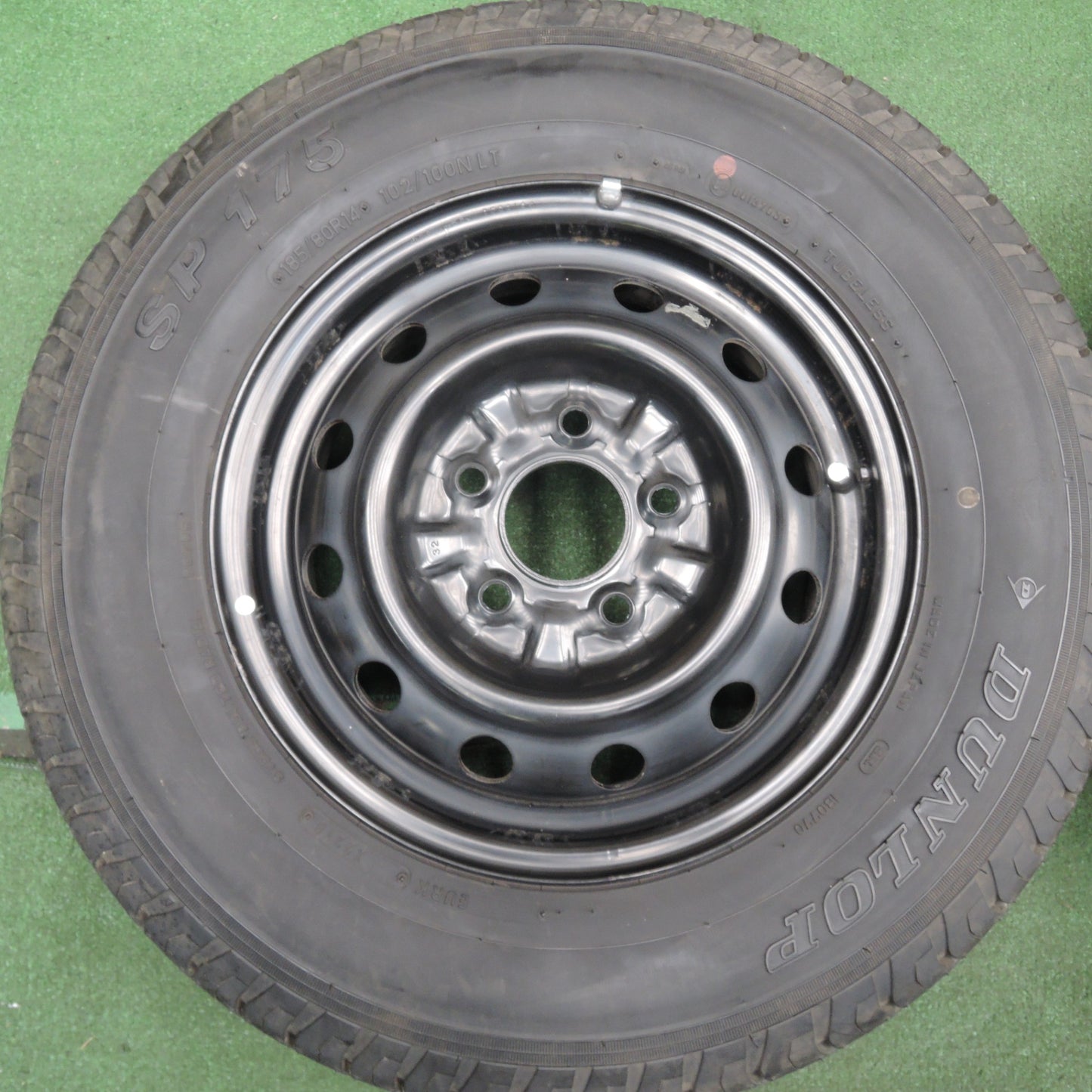 *送料無料* バリ溝！9.5分★マツダ ボンゴ 純正 スチール 185/80R14 97/95N ダンロップ SP175 14インチ PCD114.3/5H★4021711HAノ