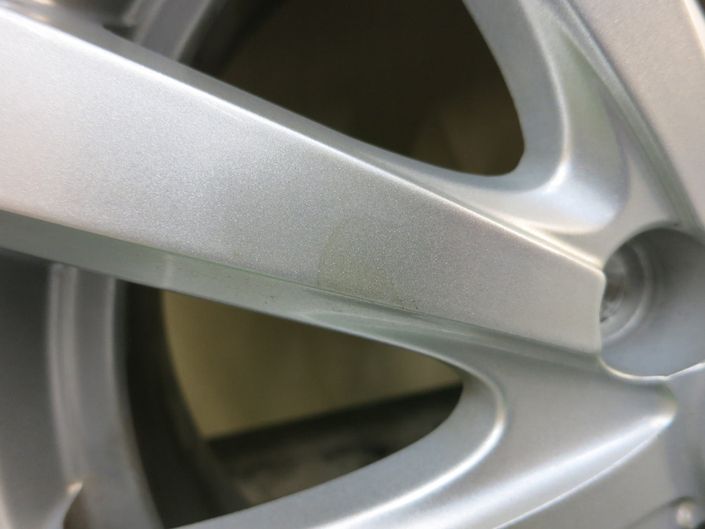 [送料無料]超バリ溝！19年！キレイ！ほぼ10分★スタッドレス 175/65R15 グッドイヤー アイスナビ6 ravrion RS01 ラブリオン 15インチ PCD100/4H★3022203ヒス