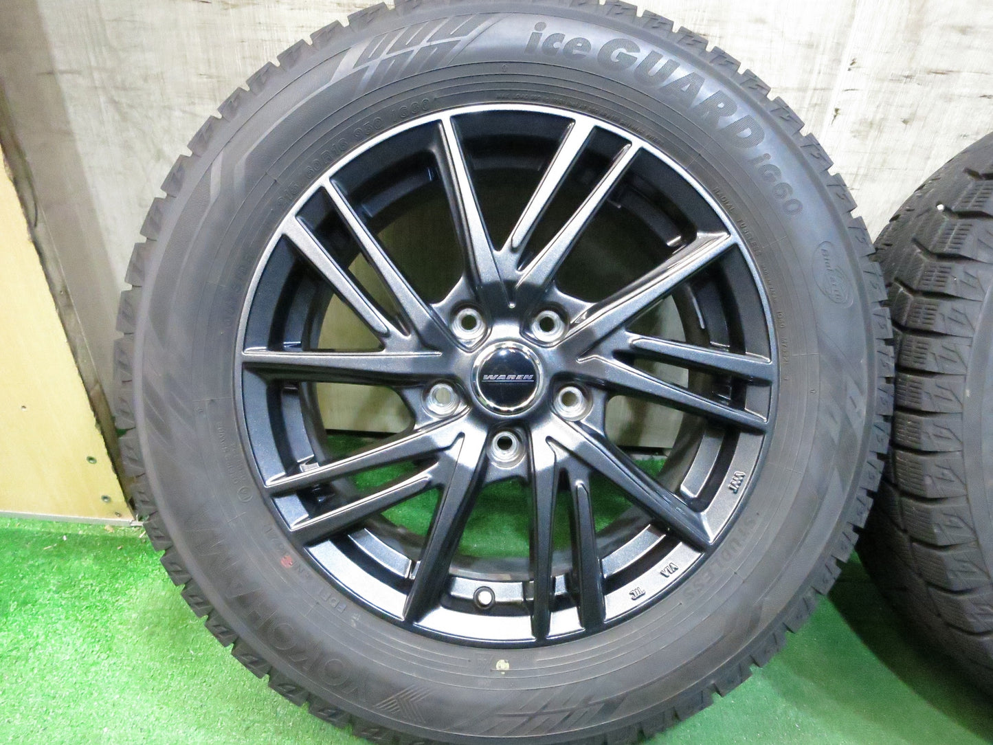 [送料無料]バリ溝！21年！キレイ！9.5分★スタッドレス 215/60R16 ヨコハマ アイスガード iG60 WAREN HOT STUFF ヴァーレン 16インチ PCD114.3/5H★3021511Hス