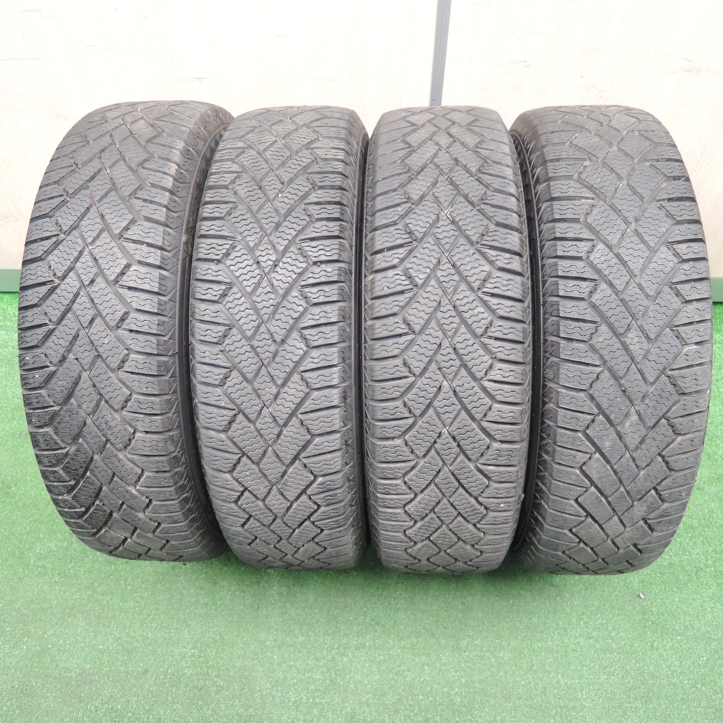 *送料無料*バリ溝！22年！キレイ！9.5分★スタッドレス 155/65R14 コンチネンタル バイキング コンタクト7 Zmeist VS-8 14インチ PCD100/4H★3112708TNス