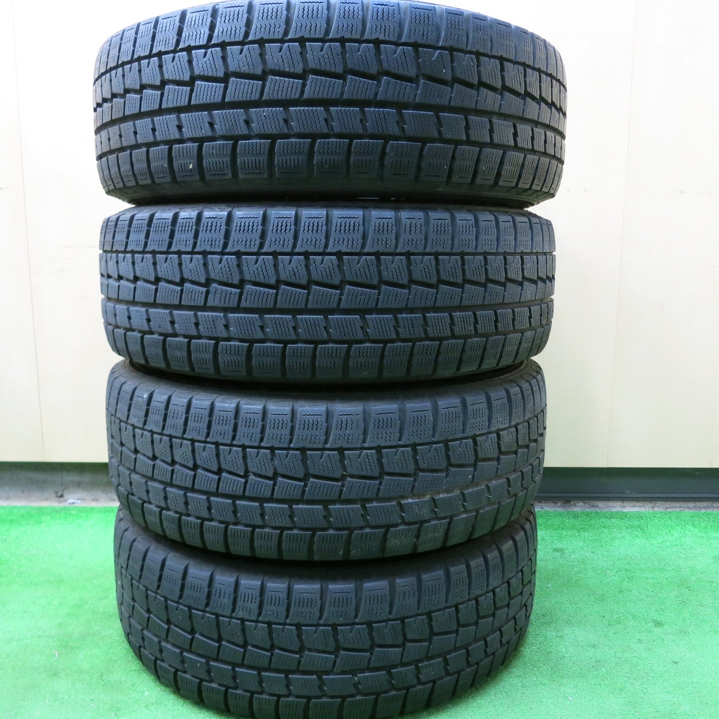 [送料無料]バリ溝！8.5分★トヨタ 70系 ノア ヴォクシー 純正 205/60R16 スタッドレス ダンロップ ウインターマックス WM01 16インチ PCD114.3/5H★3062807ヒス