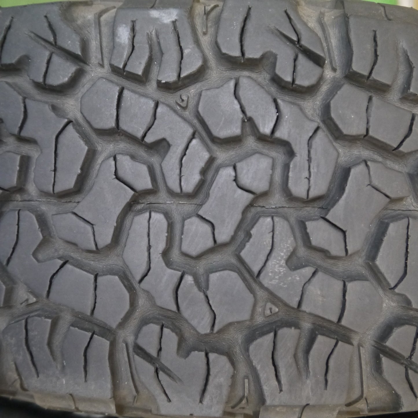 [送料無料]バリ溝！キレイ！9.5分★MKW MK-56 215/70R16 100/97R ホワイトレター BFグッドリッチ All-Terrain T/A KO2 16インチ PCD114.3/5H★3091504Hノ