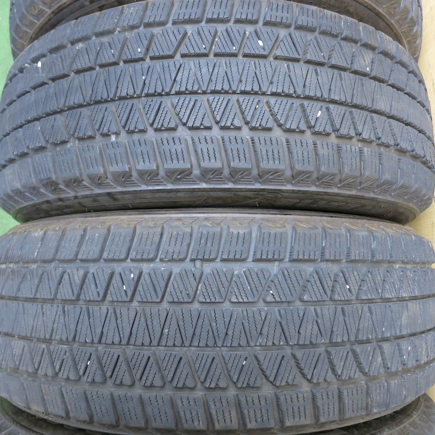 [送料無料]バリ溝！19年！9分★スタッドレス 235/60R18 ブリヂストン ブリザック DM-V3 タイヤ 18インチ レクサス NX RX CR-V CX-60 等★3050101Hスタ