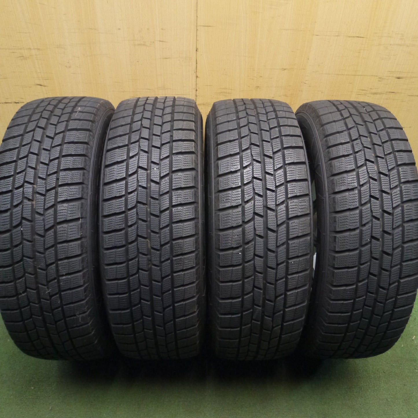 *送料無料*超バリ溝！キレイ！9.5分以上★スタッドレス 215/65R16 グッドイヤー アイスナビ6 ravrion LUMIERE ラブリオン 16インチ PCD114.3/5H★4013007Hス
