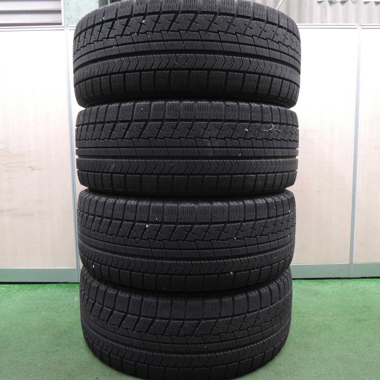 *送料無料* バリ溝！8.5分★スバル フォレスター XV 純正 225/55R17 スタッドレス ブリヂストン ブリザック VRX 17インチ PCD100/5H★4030209HAス