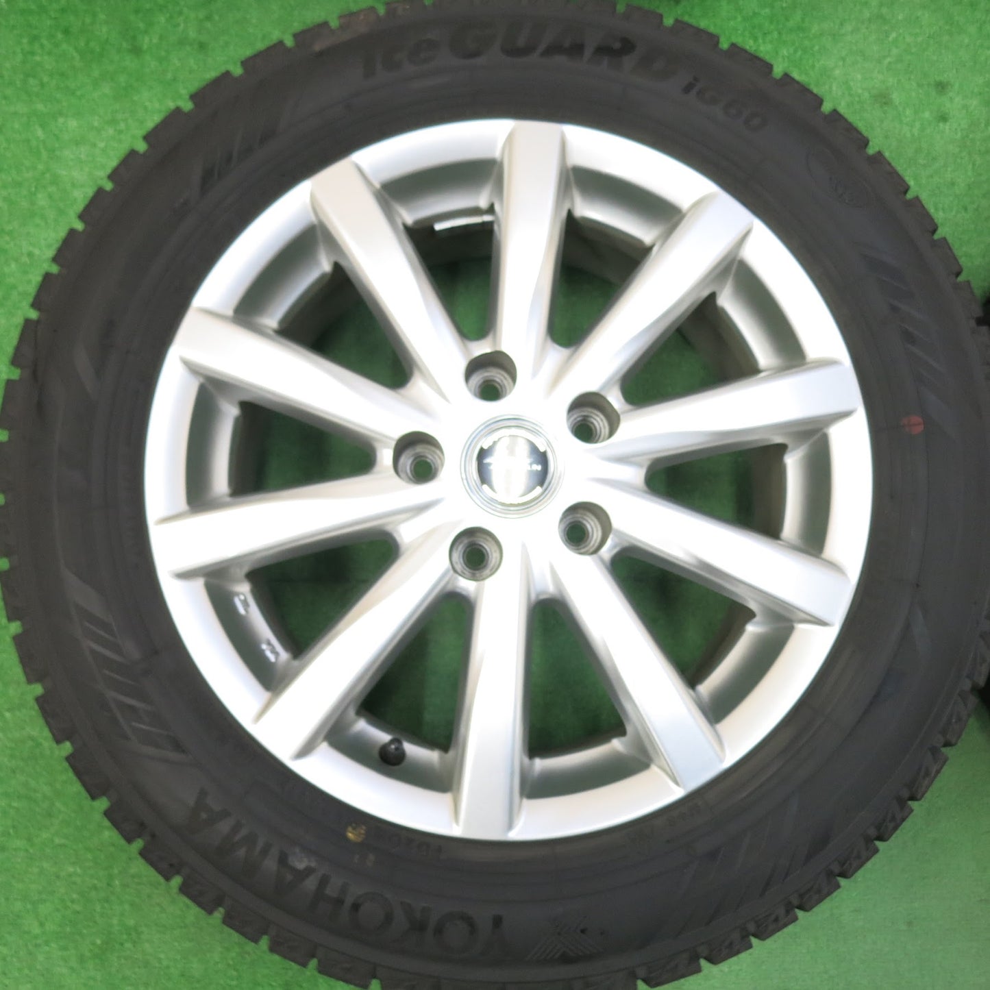 [送料無料]バリ溝！21年！キレイ！9.5分以上★スタッドレス 205/60R16 ヨコハマ アイスガード iG60 TOPRUN トップラン 16インチ PCD114.3/5H★3031504ヒス