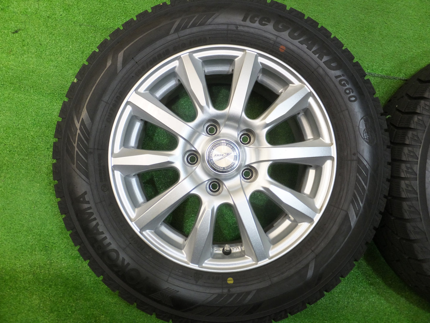 [送料無料]超バリ溝！キレイ！9.5分以上★スタッドレス 195/65R15 ヨコハマ アイスガード iG60 JOKER ジョーカー 15インチ PCD114.3/5H★2080816Hス