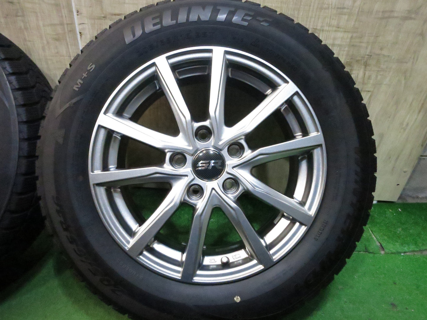 [送料無料]バリ溝！20年！キレイ！8.5分★スタッドレス 205/65R16 デリンテ ウインター WD1 STRANGER ストレンジャー 16インチ PCD114.3/5H★3021011Hス