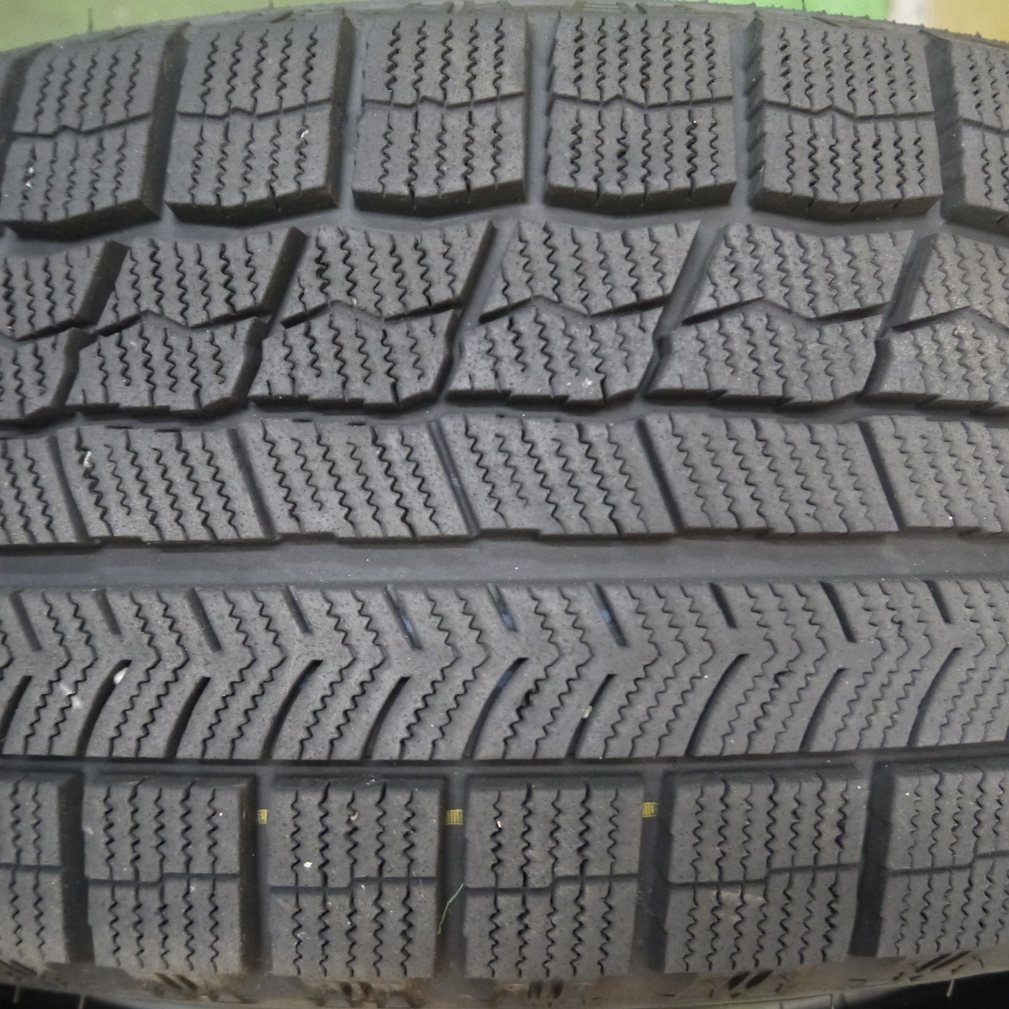 *送料無料*バリ溝！21年！キレイ！9.5分★スタッドレス 215/60R17 ナンカン WINTERSAF WS-1 Strategy ストラテジー 17インチ PCD114.3/5H★4011708Hス