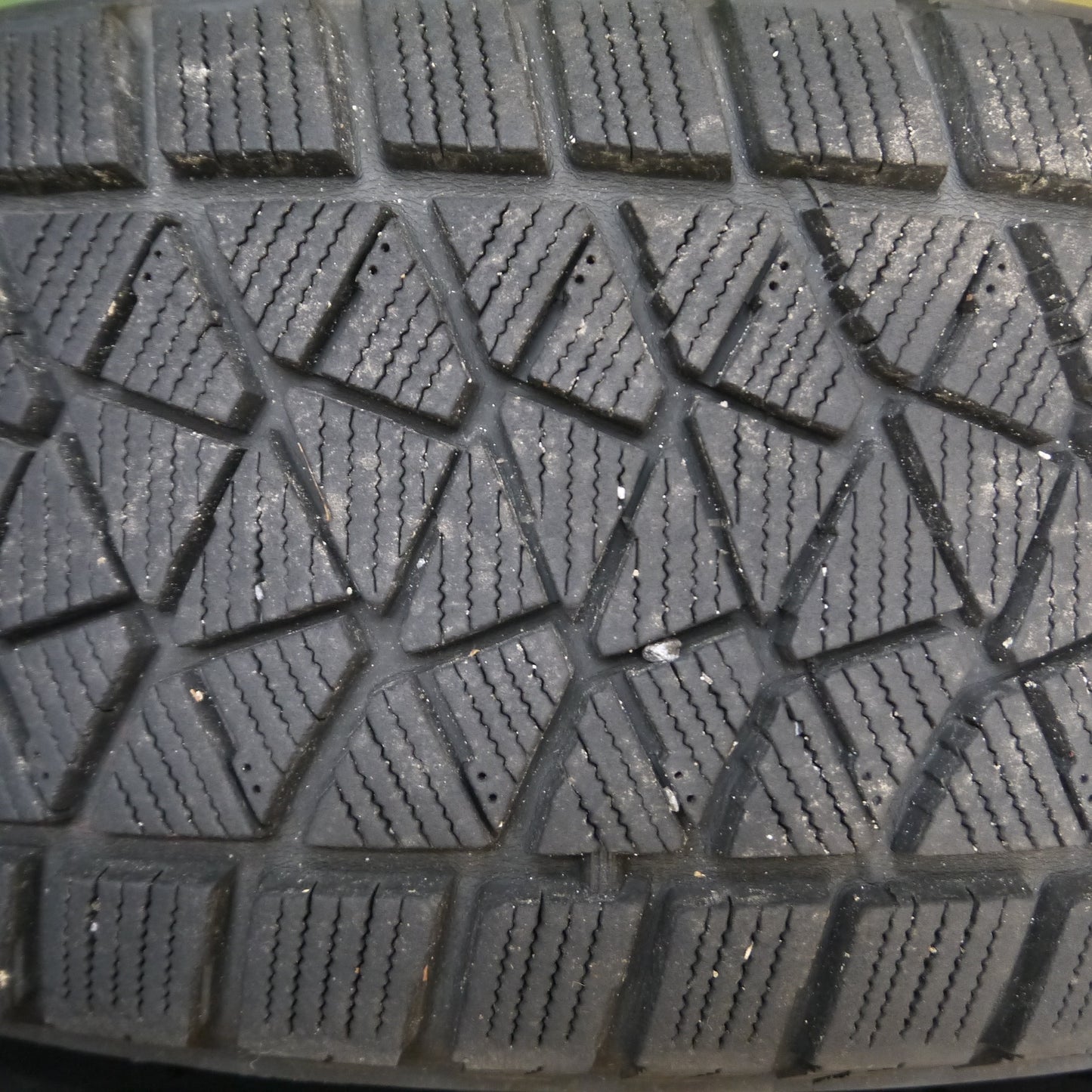*送料無料*センサー付！バリ溝！綺麗！9.5分★レクサスNX 等 LEHRMEISTER 225/65R17 スタッドレス ブリヂストン ブリザック DM-V2 レアマイスター PCD114.3/5H★3121212Hス