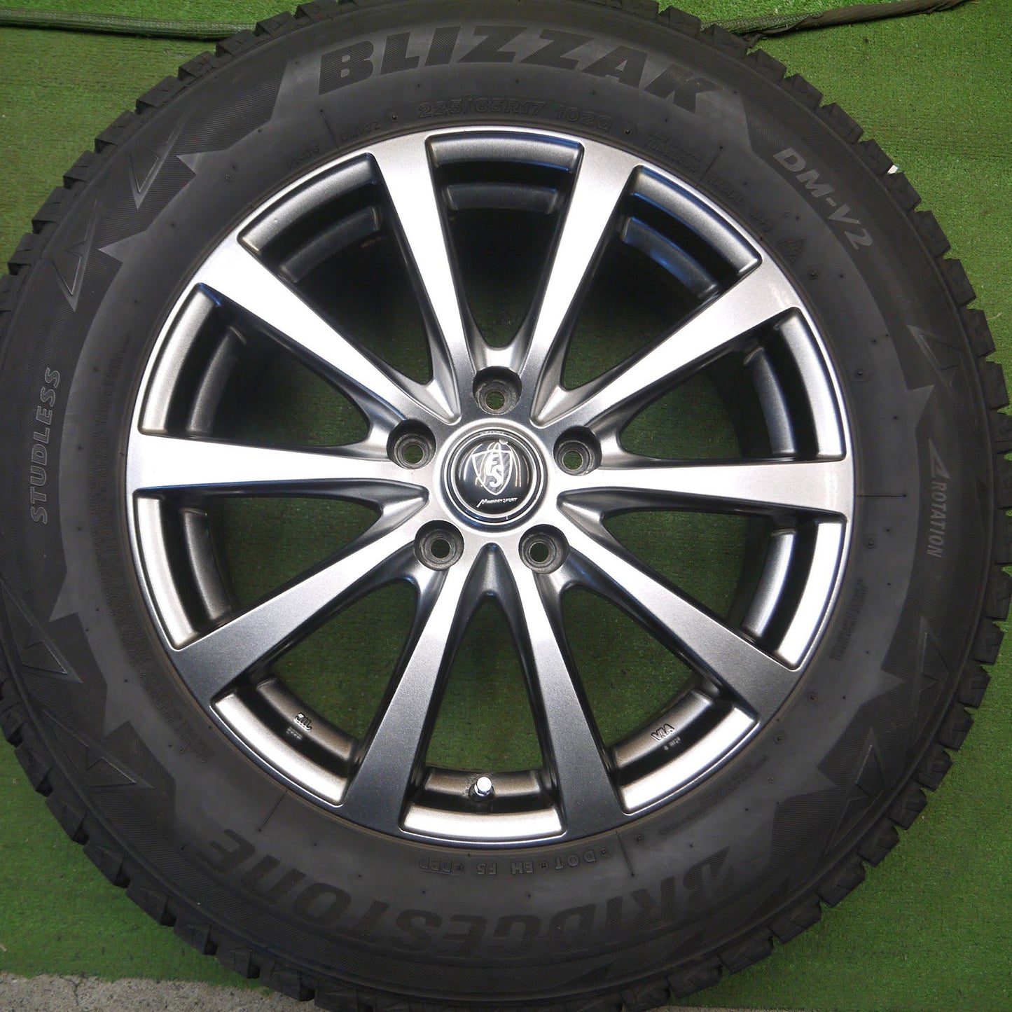 [送料無料]キレイ★スタッドレス 225/65R17 ブリヂストン ブリザック DM-V2 MANARAY SPORT マナレイ スポーツ PCD114.3/5H★3112206Hス
