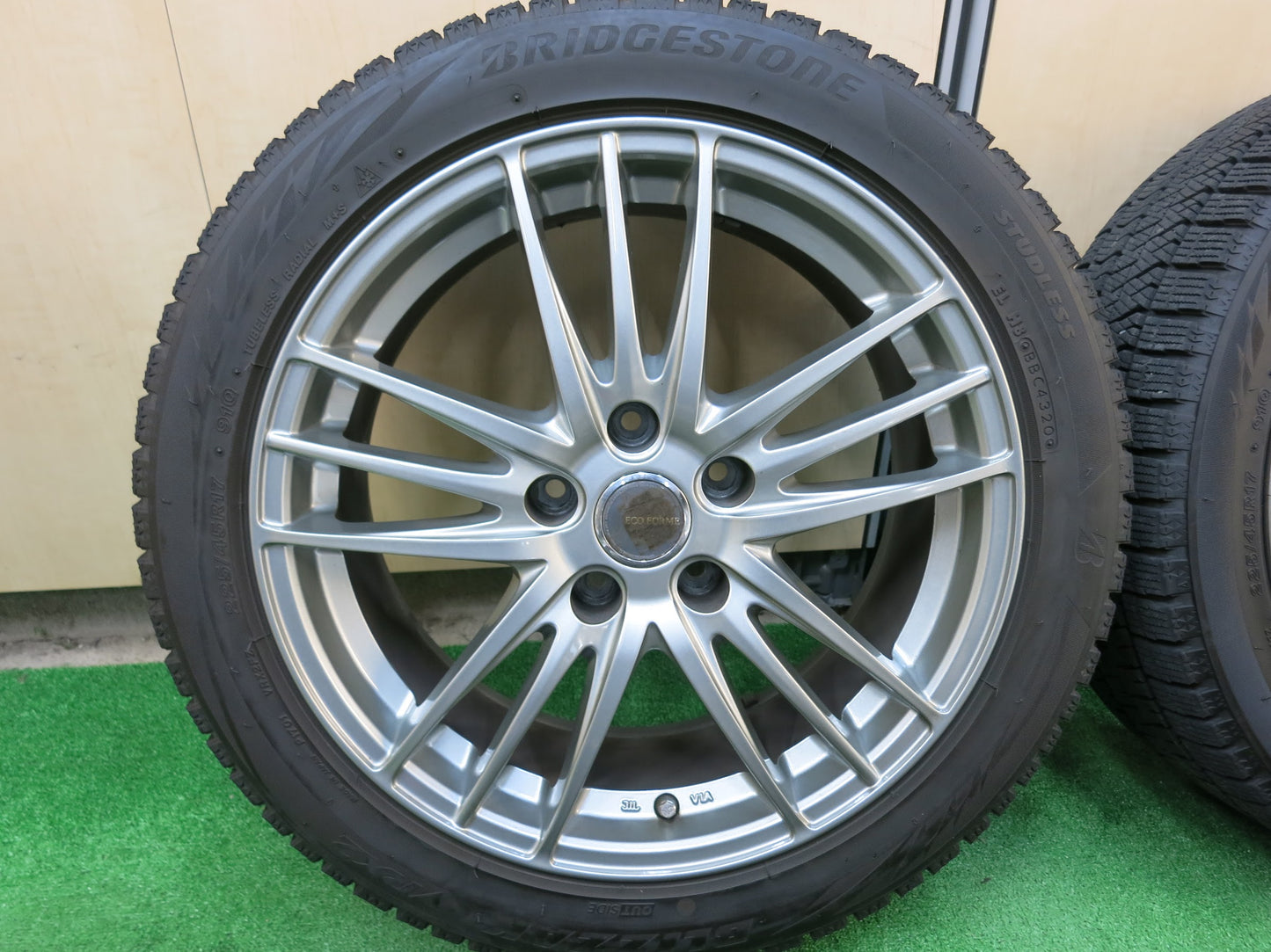 [送料無料]バリ溝！20年！9.5分★スタッドレス 225/45R17 ブリヂストン ブリザック VRX2 ECO FORME エコフォルム 17インチ PCD114.3/5H★3022206ヒス