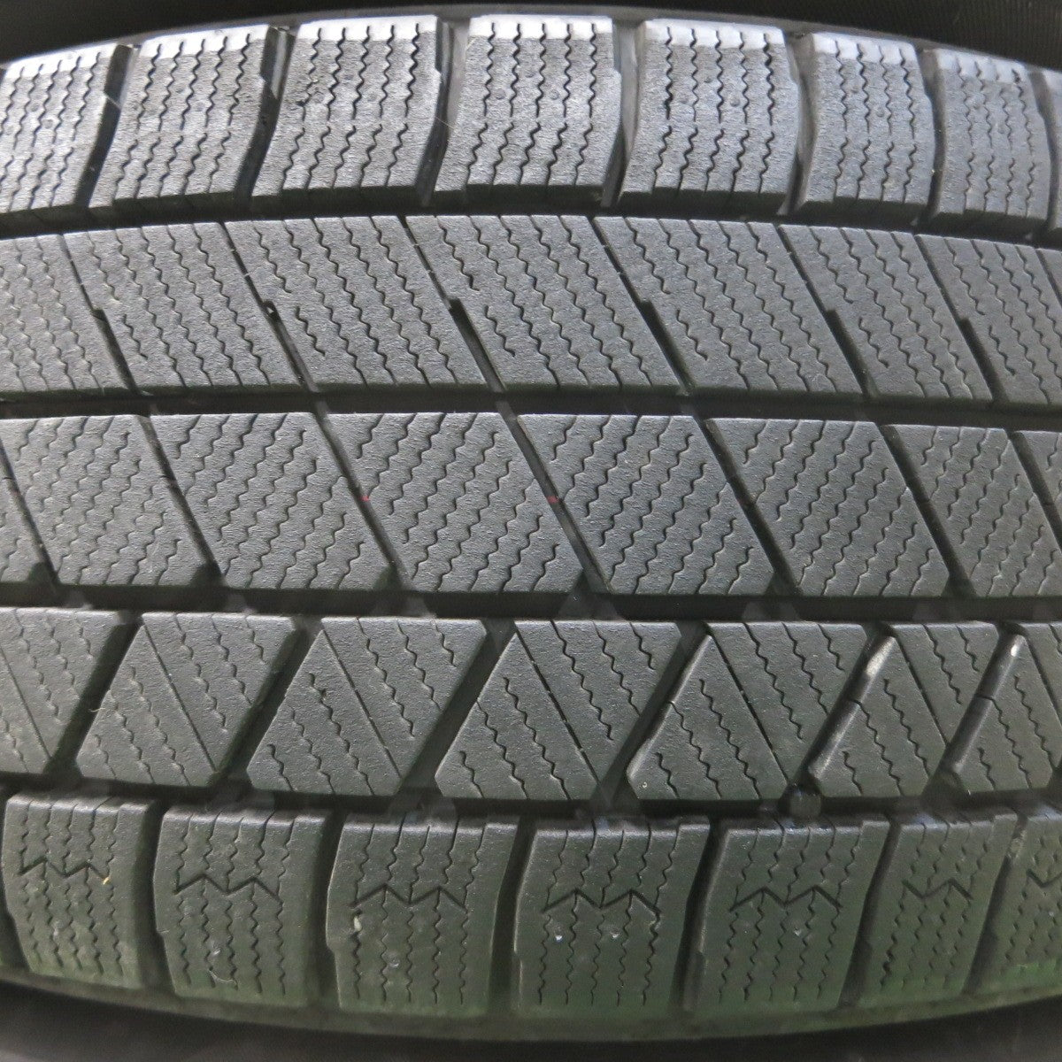 *送料無料* バリ溝！21年！9.5分★スタッドレス 215/60R17 ブリヂストン ブリザック VRX3 FEID 17インチ PCD100 114.3/5H マルチ★4022007イス