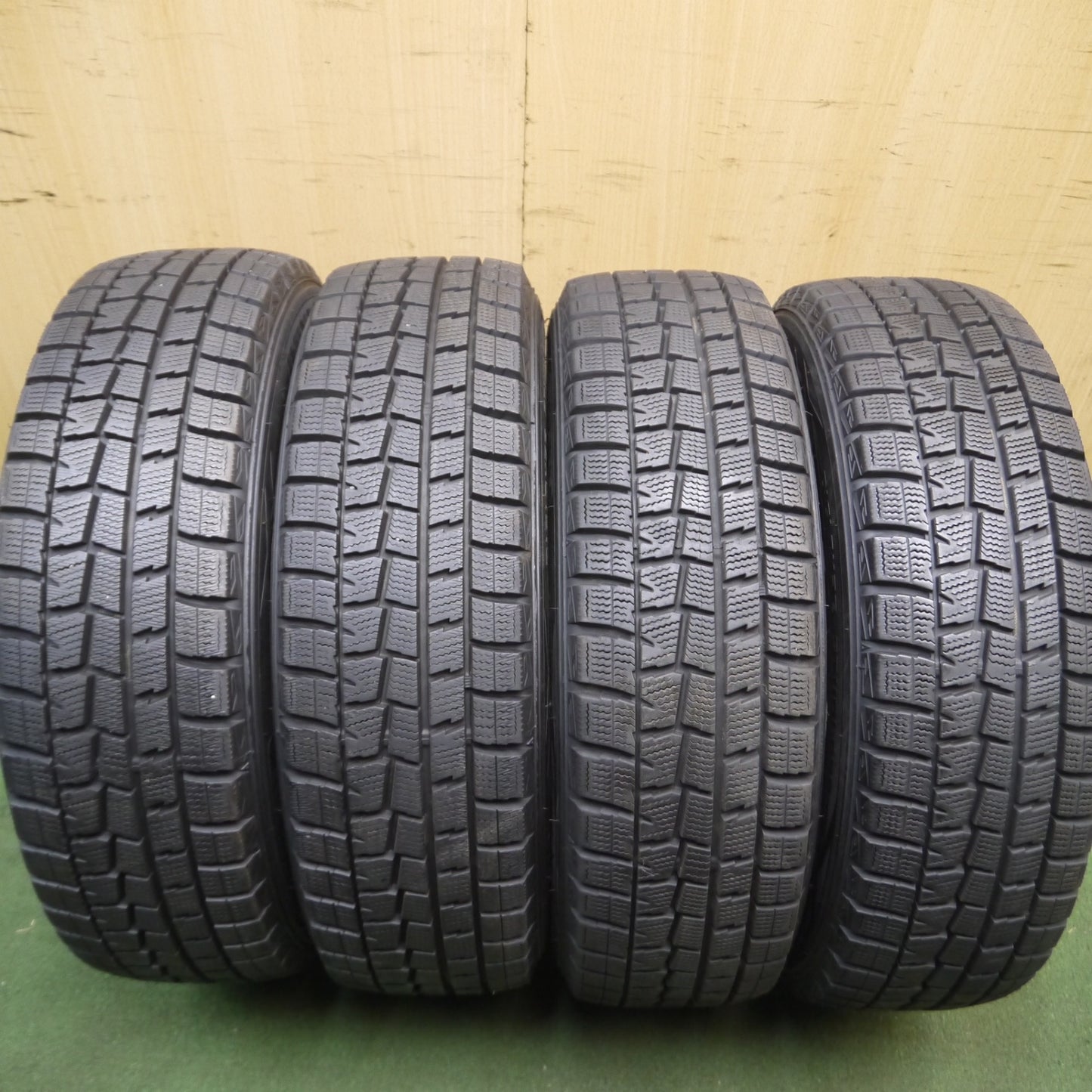 *送料無料*バリ溝！キレイ！9.5分以上★スタッドレス 175/65R15 ダンロップ ウインターマックス WM01 MANARAY SPORT 15インチ PCD100/4H★4013101Hス