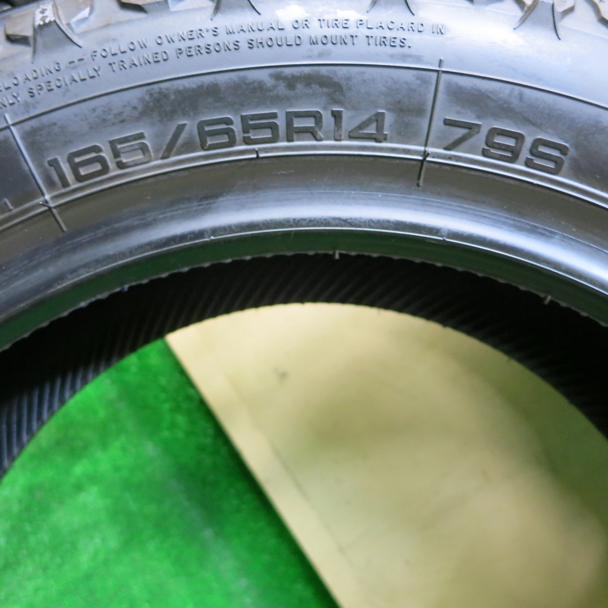 送料無料*新車外し！22年☆165/65R14 ホワイトレター マッドスター