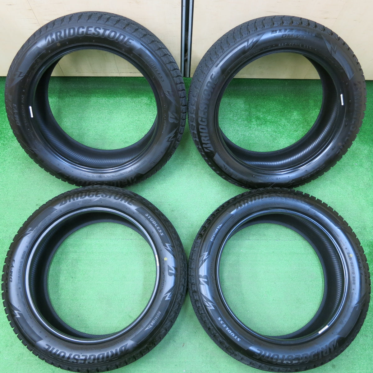 *送料無料*バリ溝！21年！9分★スタッドレス 225/55R19 ブリヂストン ブリザック DM-V3 タイヤ 19インチ ハリアー CX-3 CX-5 等★4010801イスタ