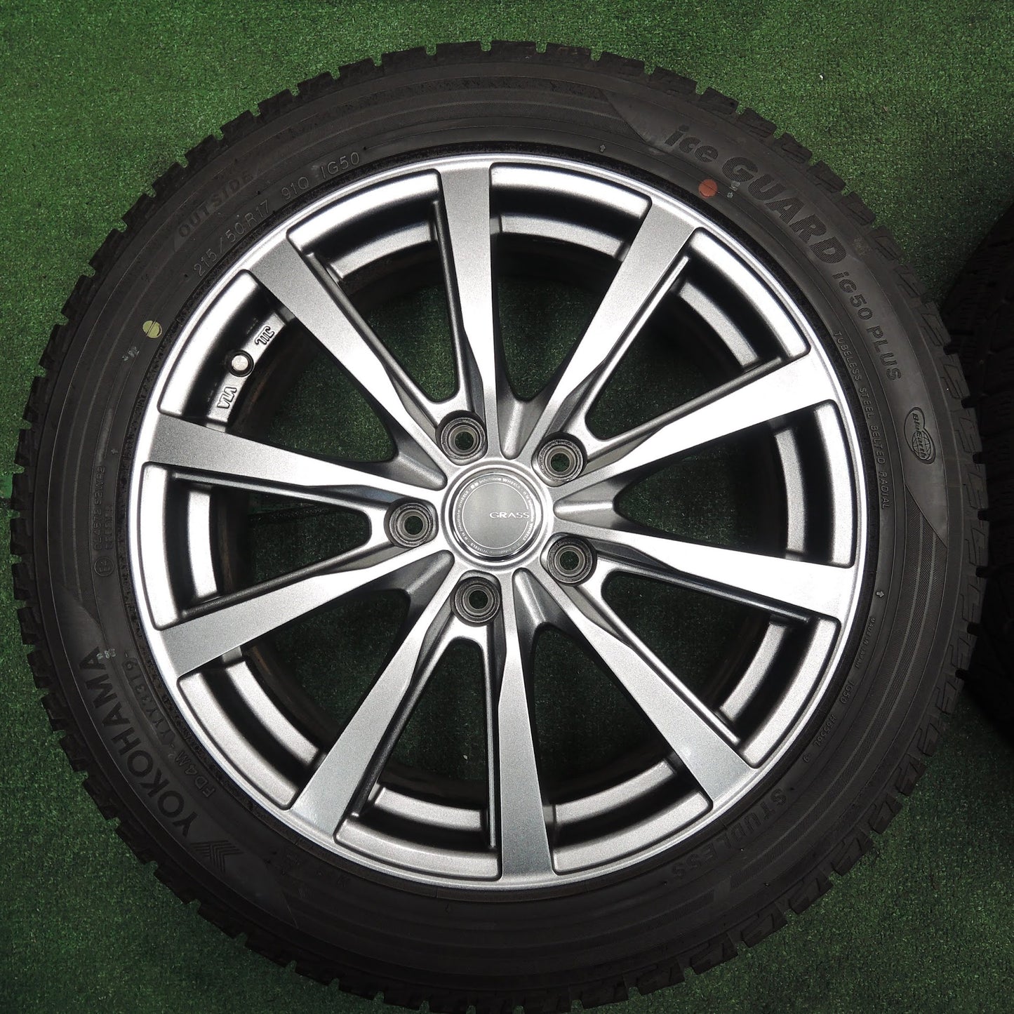 [送料無料]バリ溝！19年！キレイ！9.5分★スタッドレス 215/50R17 ヨコハマ アイスガード iG50 プラス GRASS グラス 17インチ PCD114.3/5H★3111302NJス