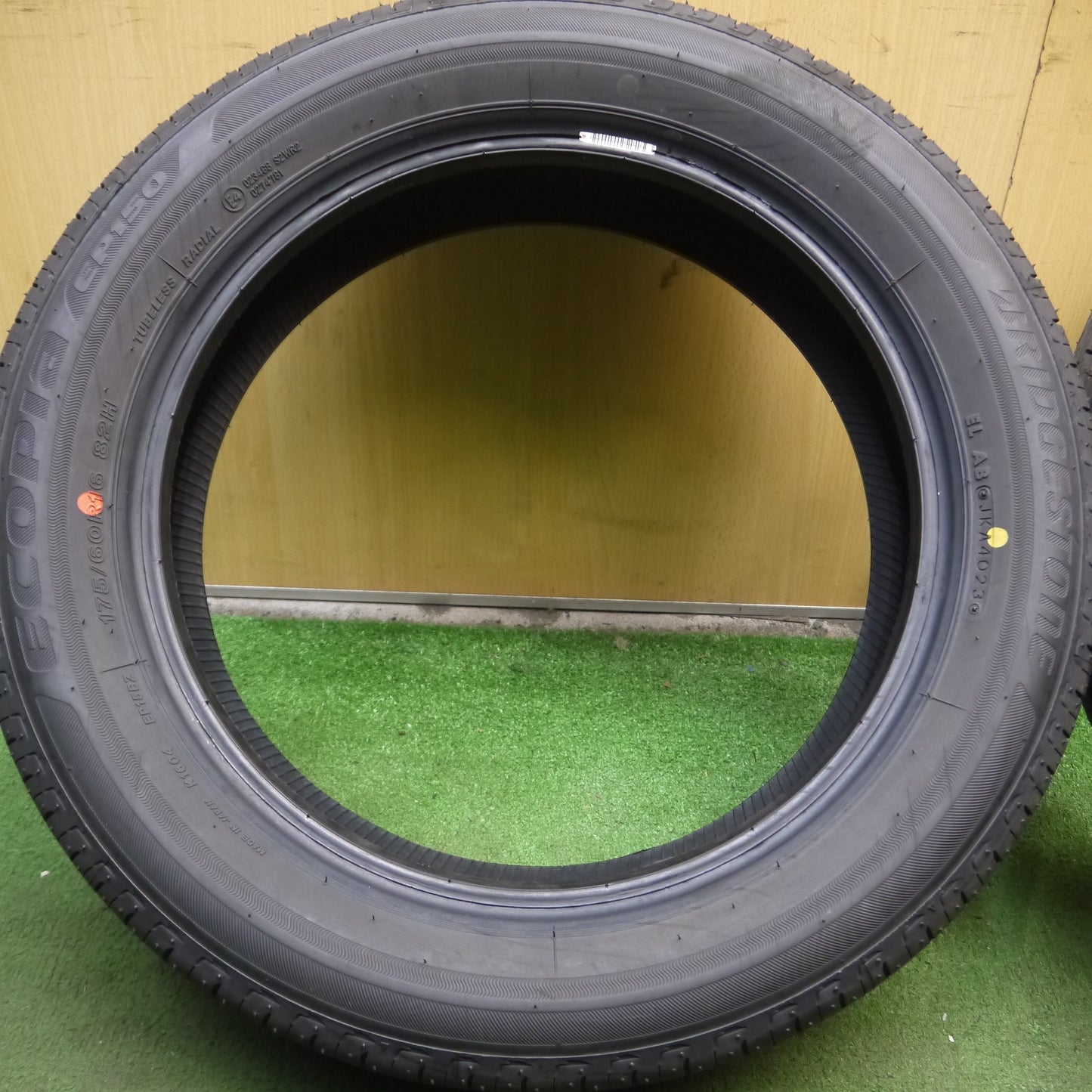 *送料無料*新車外し！23年★175/60R16 ブリヂストン エコピア EP150 タイヤ 16インチ イグニス クロスビー ラクティス 等★3121507Hノタ