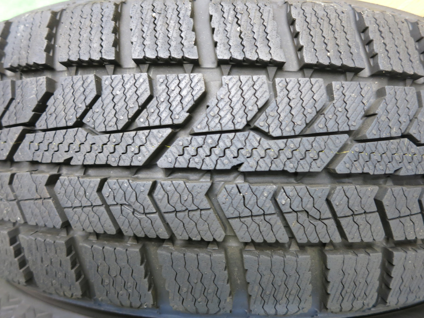 [送料無料]超バリ溝！21年！ほぼ10分★スタッドレス 155/65R14 トーヨー オブザーブ GIZ2 14インチ タイヤ スペーシア ワゴンR ムーブ タント 等★2103101Hスタ