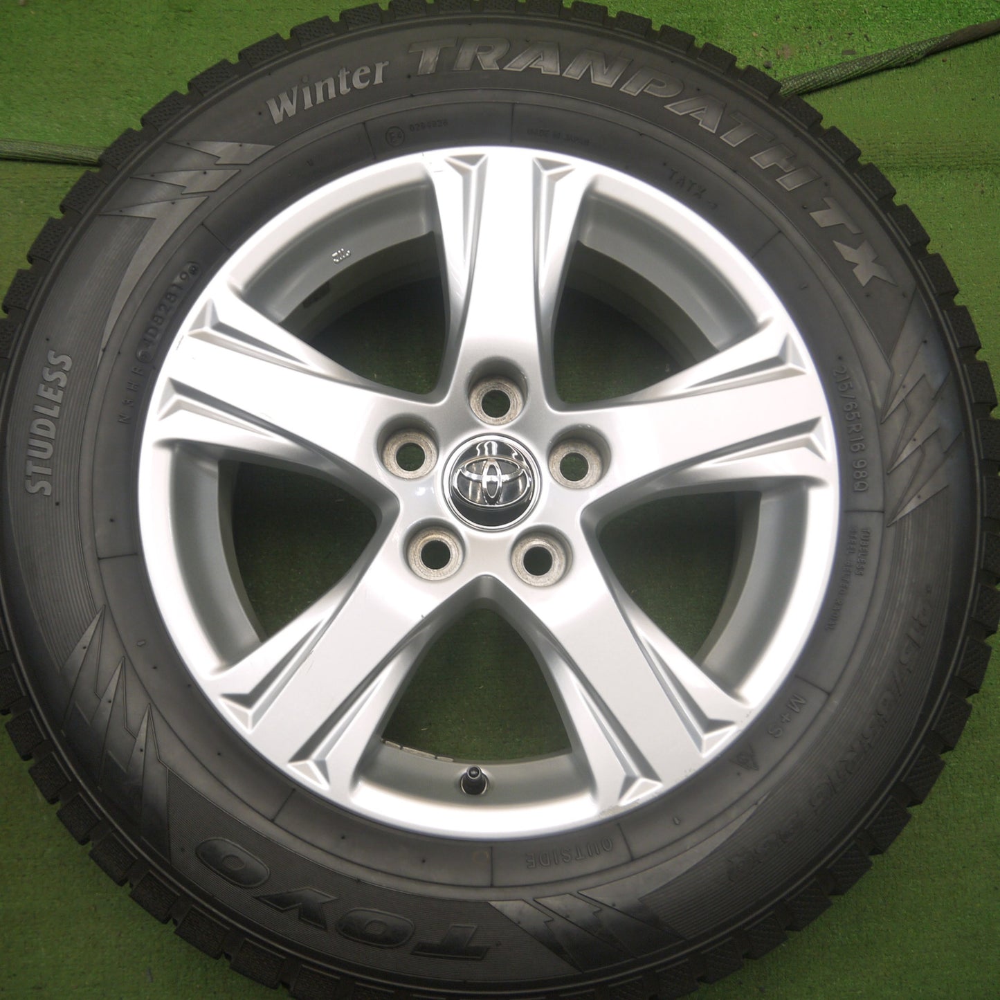 *送料無料* バリ溝！キレイ！9.5分★トヨタ 30系 アルファード 純正 215/65R16 スタッドレス トーヨー ウインター トランパス TX 16インチ PCD114.3/5H★4021906Hス