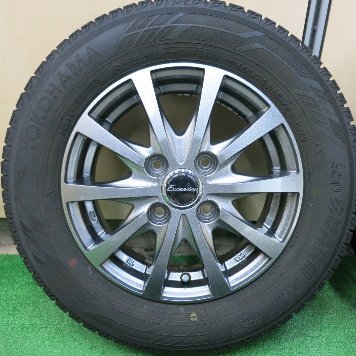 [送料無料]バリ溝！19年！8.5分★スタッドレス 145/80R13 ヨコハマ アイスガード iG60 Exceeder HOT STUFF エクシーダー 13インチ PCD100/4H★3061906ヒス
