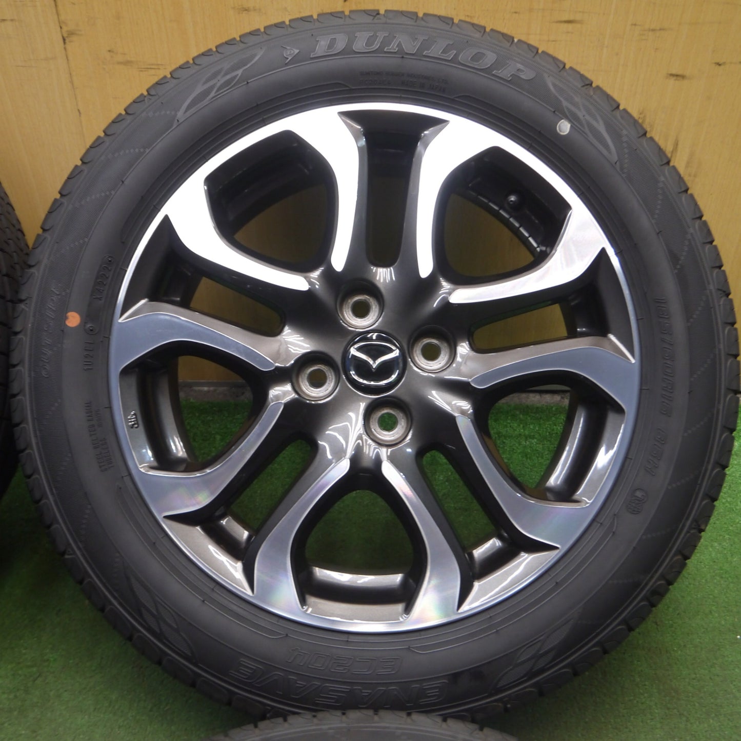 *送料無料* バリ溝！22年！キレイ！9.5分★マツダ DJ系 デミオ 純正 185/60R16 ダンロップ エナセーブ EC204 16インチ PCD100/4H★4022803KKノ