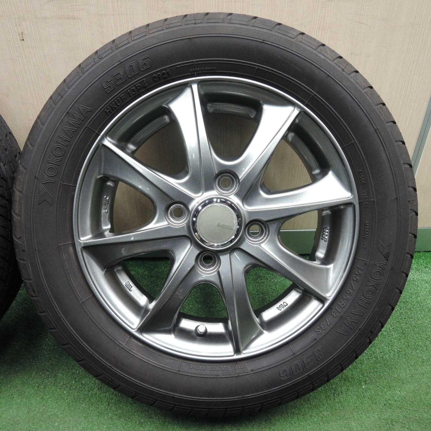 *送料無料* バリ溝！21年！キレイ！9分★155/65R13 ヨコハマ S306 LEBEN レーベン 13インチ PCD100/4H★4021307TNノ