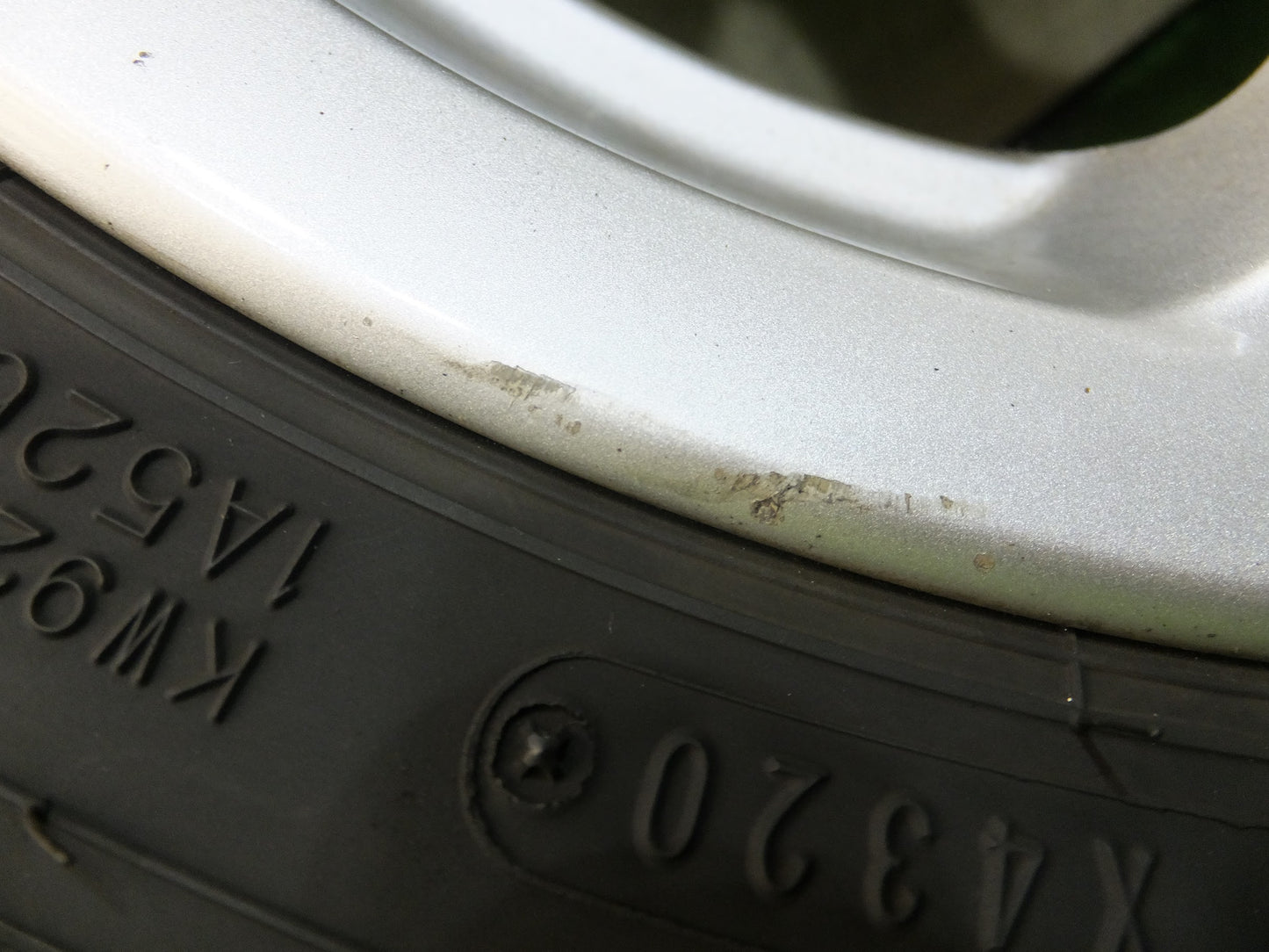 [送料無料]バリ溝！20年！9.5分以上★スタッドレス 165R13 6PR ダンロップ ウインターマックス SV01 SEVAL 社外 アルミ 13インチ PCD100 114.3/4H★2082902Hス