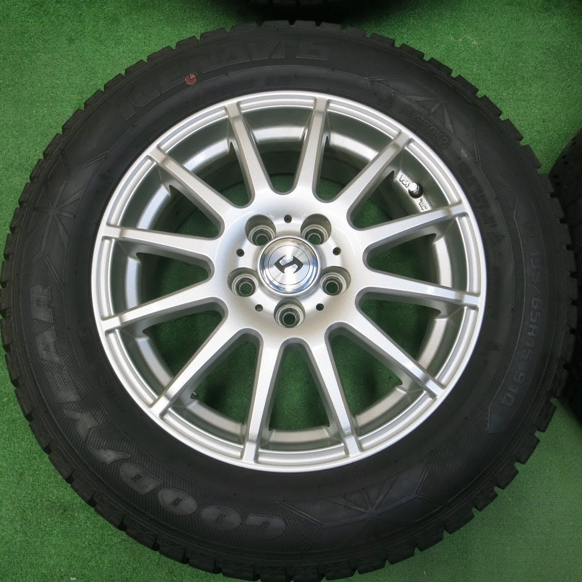 [送料無料]バリ溝！キレイ！9.5分以上★プリウス 等 195/65R15 スタッドレス グッドイヤー アイスナビ6 社外 アルミ ホイール 15インチ PCD100/5H★3062405イス