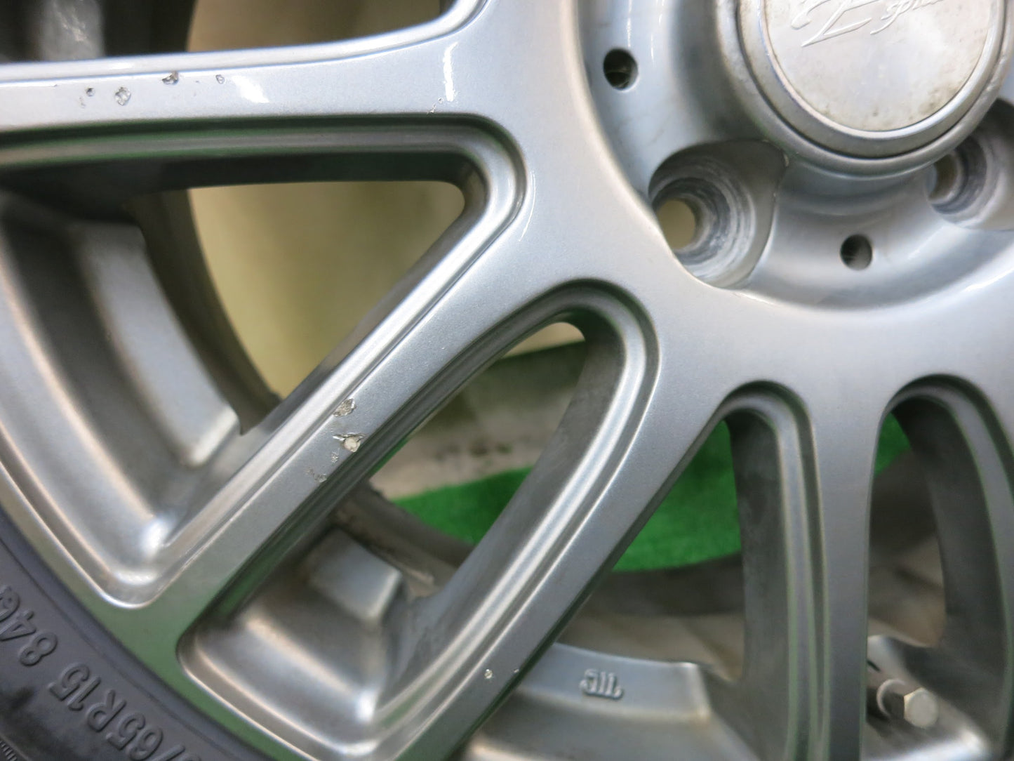 [送料無料]バリ溝！21年！ほぼ10分★スタッドレス 175/65R15 トーヨー オブザーブ GIZ2 Espider 社外 アルミ 15インチ PCD100/4H★3012107ヒス