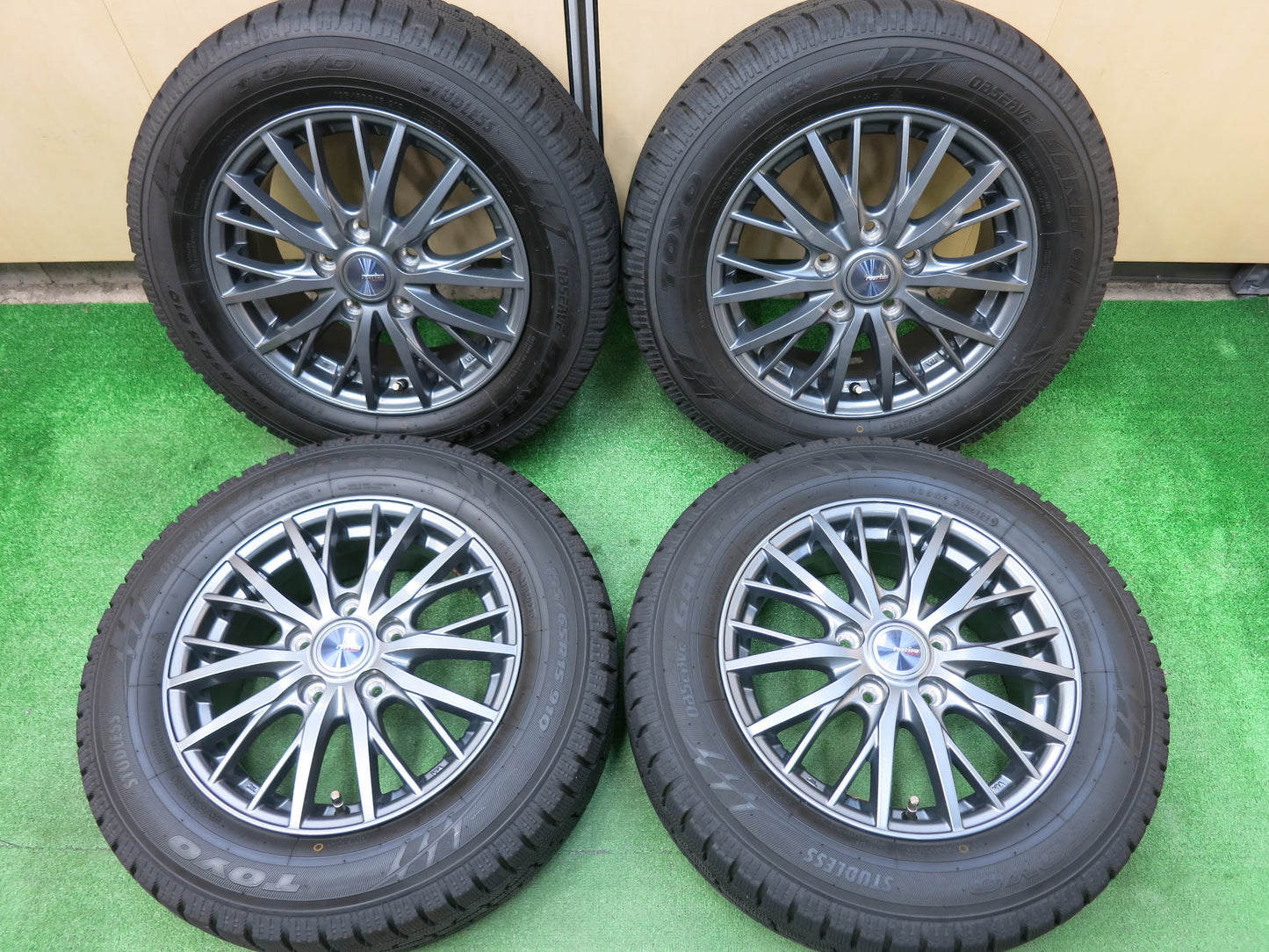 [送料無料]バリ溝！21年！キレイ！ほぼ10分★スタッドレス 195/65R15 トーヨー オブザーブ ガリット GIZ ravrion RM01 ラブリオン PCD114.3/5H★3011603ヒス