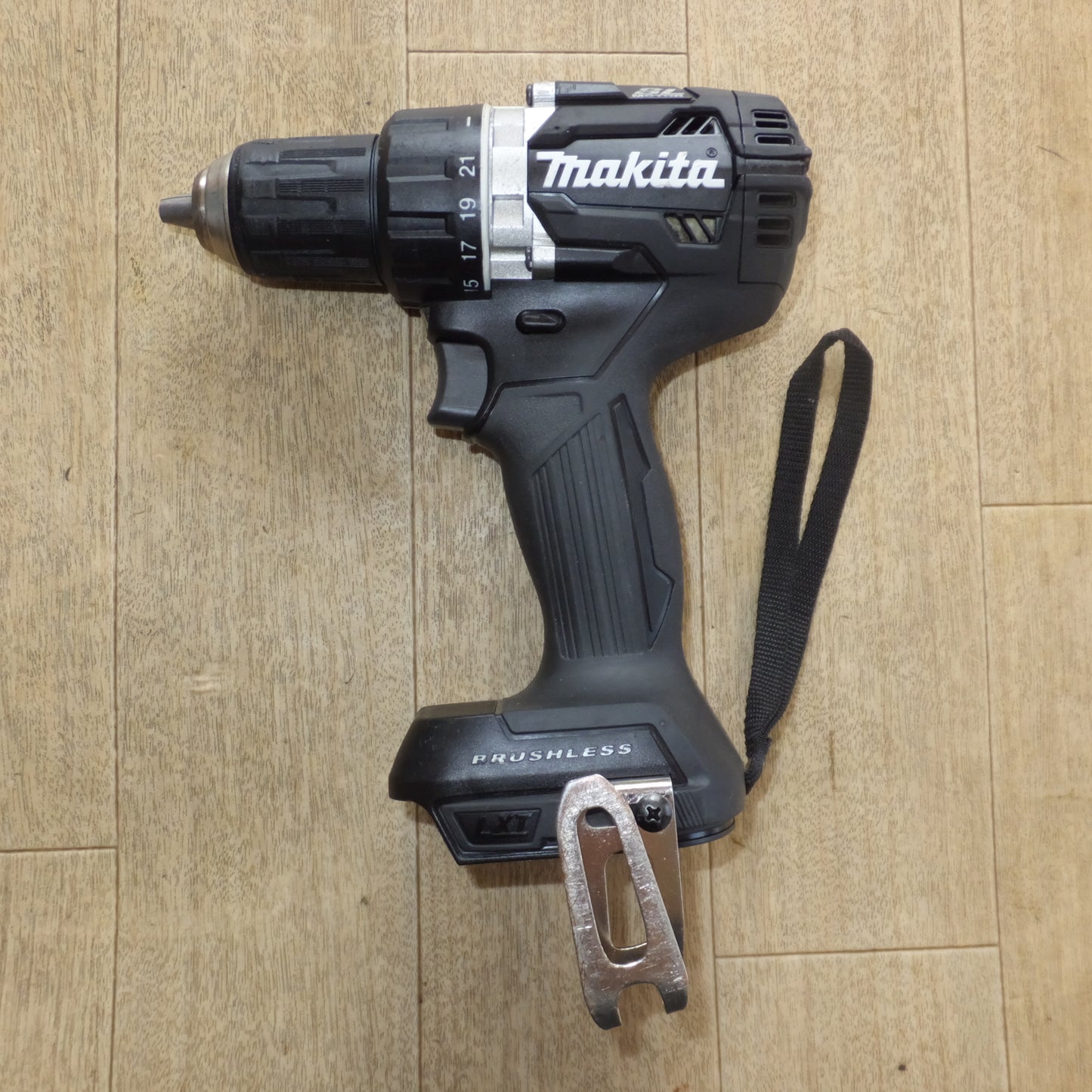 [送料無料]★マキタ makita 充電式ドライバドリル DF484DRGXB 18V　充電器 なし★