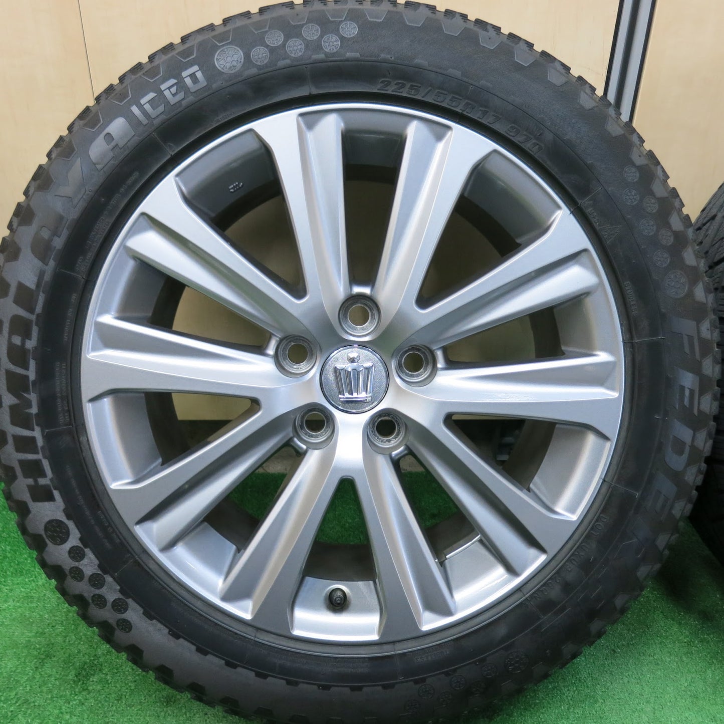 [送料無料]キレイ★トヨタ 210系 クラウン アスリート 純正 225/55R17 スタッドレス フェデラル ヒマラヤ ICEO 17インチ PCD114.3/5H★3031803ヒス