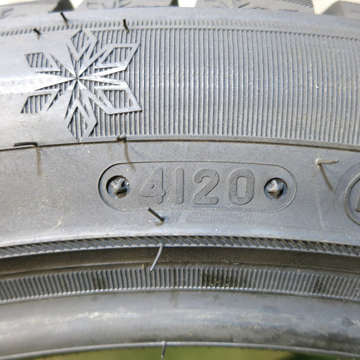 [送料無料]未使用！20年★スタッドレス 275/40R20 トライアングル SNOWLINK タイヤ 20インチ レクサス BMW 等★3062114Hスタ