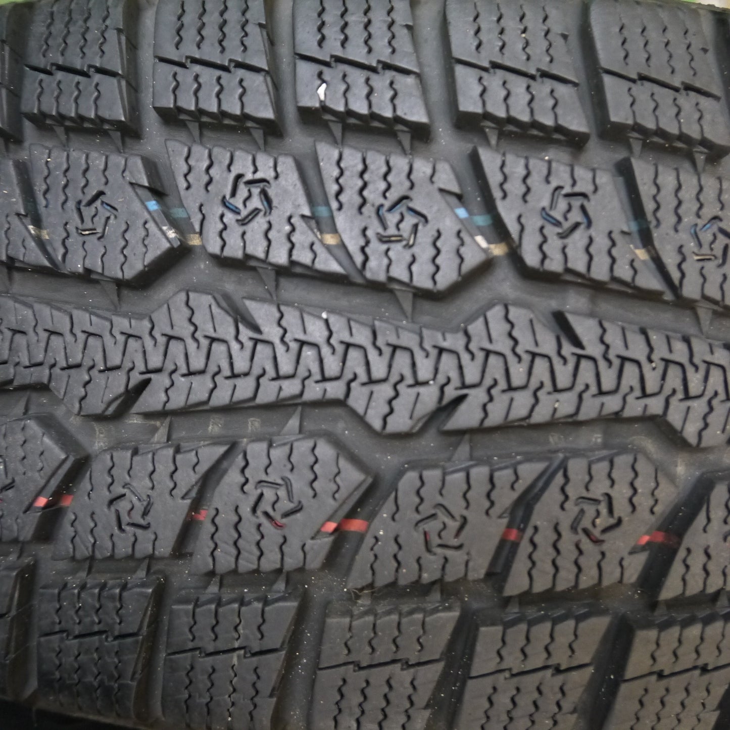 *送料無料*バリ溝！21年！キレイ！9.5分★スタッドレス 215/70R16 トーヨー オブザーブ GSi-6 LS VELVA CHARGE ヴェルヴァ 16インチ PCD114.3/5H★3121915Hス