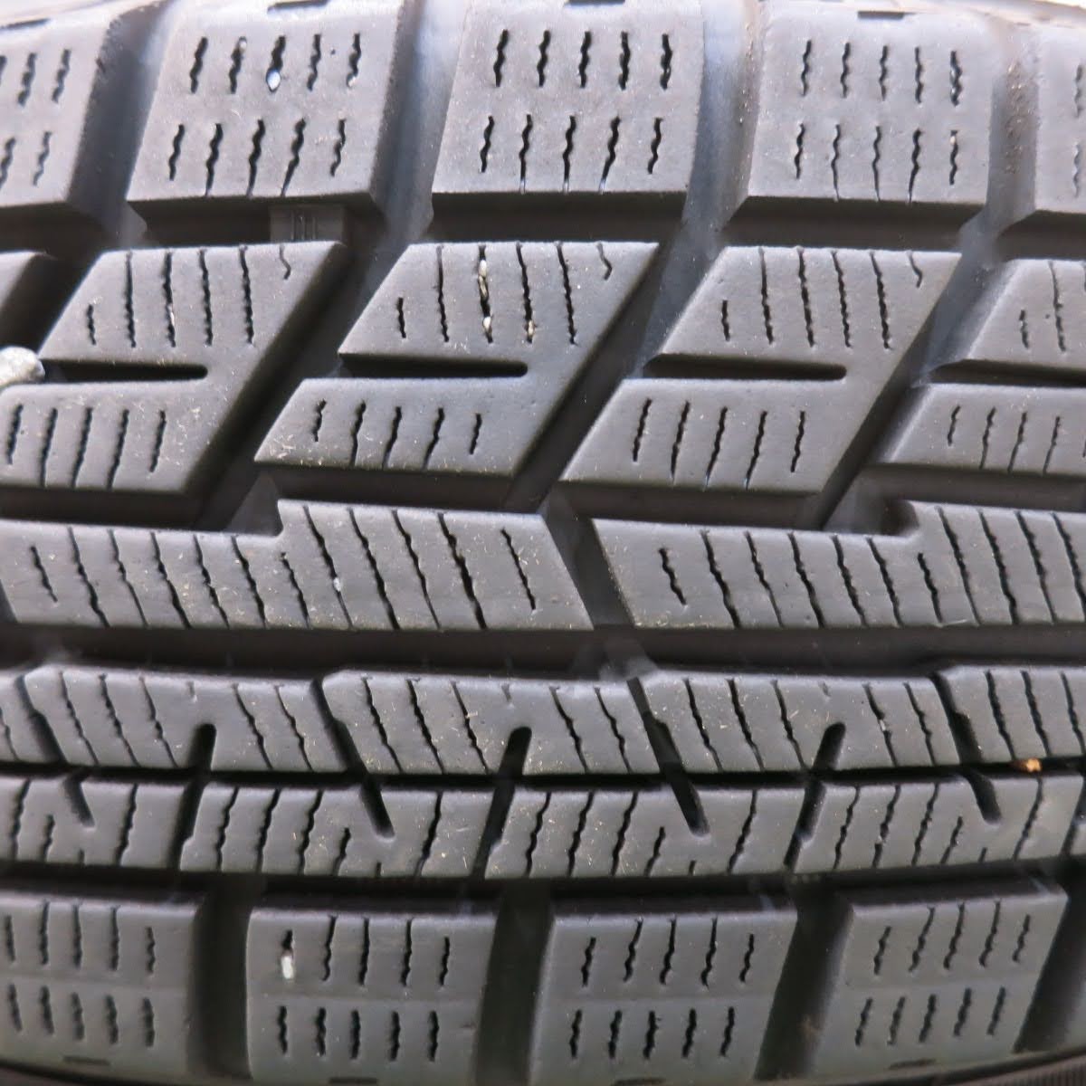 [送料無料]バリ溝！19年！8.5分★スタッドレス 145/80R13 ヨコハマ アイスガード iG60 Exceeder HOT STUFF エクシーダー 13インチ PCD100/4H★3061906ヒス